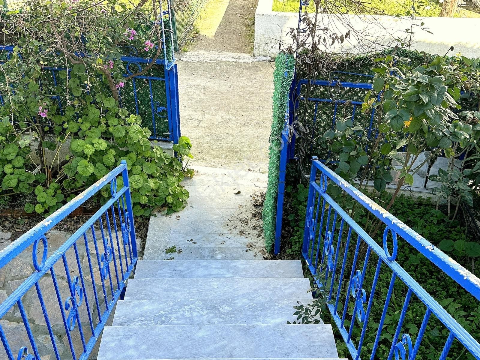 Adabükü Plajlara Yakın Sitede 3+2 Eşyalı Bahçeli Köşe Villa - Görsel 7