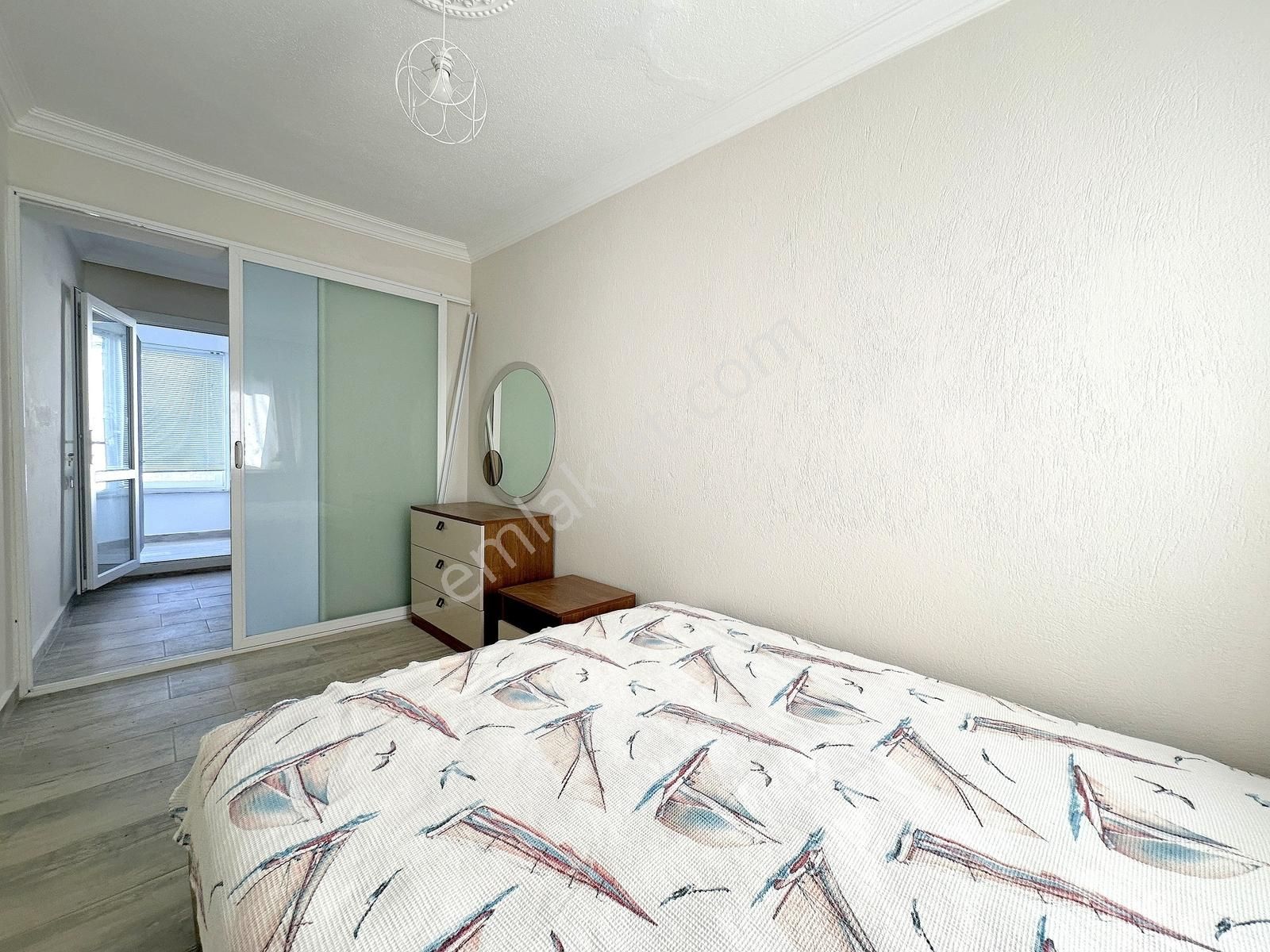 Adabükü Plajlara Yakın Sitede 3+2 Eşyalı Bahçeli Köşe Villa - Görsel 12