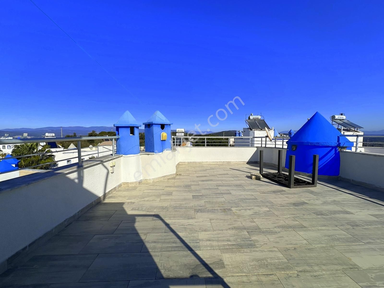 Adabükü Plajlara Yakın Sitede 3+2 Eşyalı Bahçeli Köşe Villa - Görsel 21