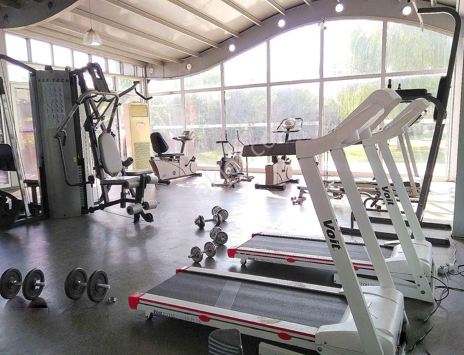 Adabükü Holiday Resort'ta Büyük Köşe Bahçeli Eşyalı Daire - Görsel 35