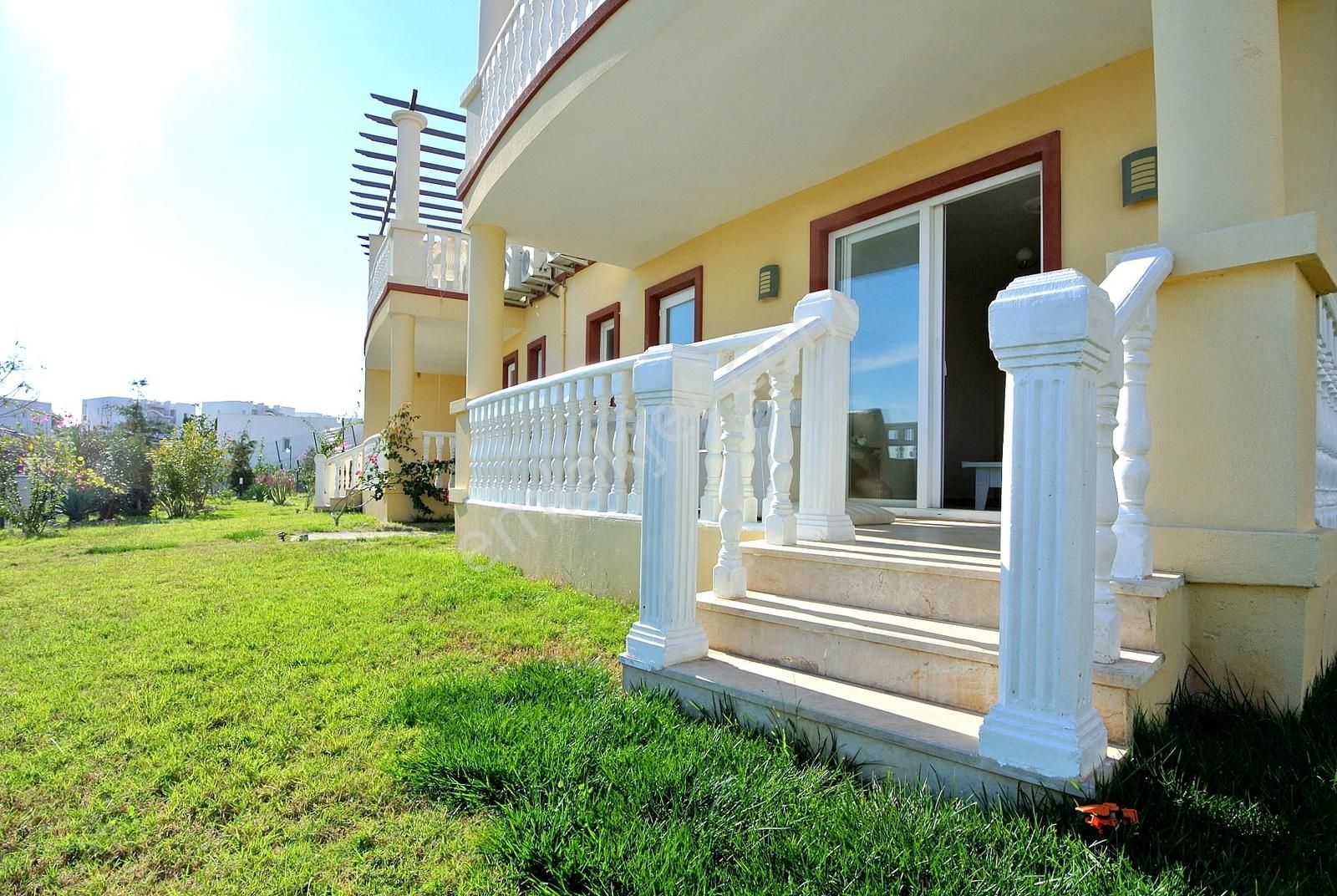 Adabükü Holiday Resort'ta Büyük Köşe Bahçeli Eşyalı Daire - Görsel 26