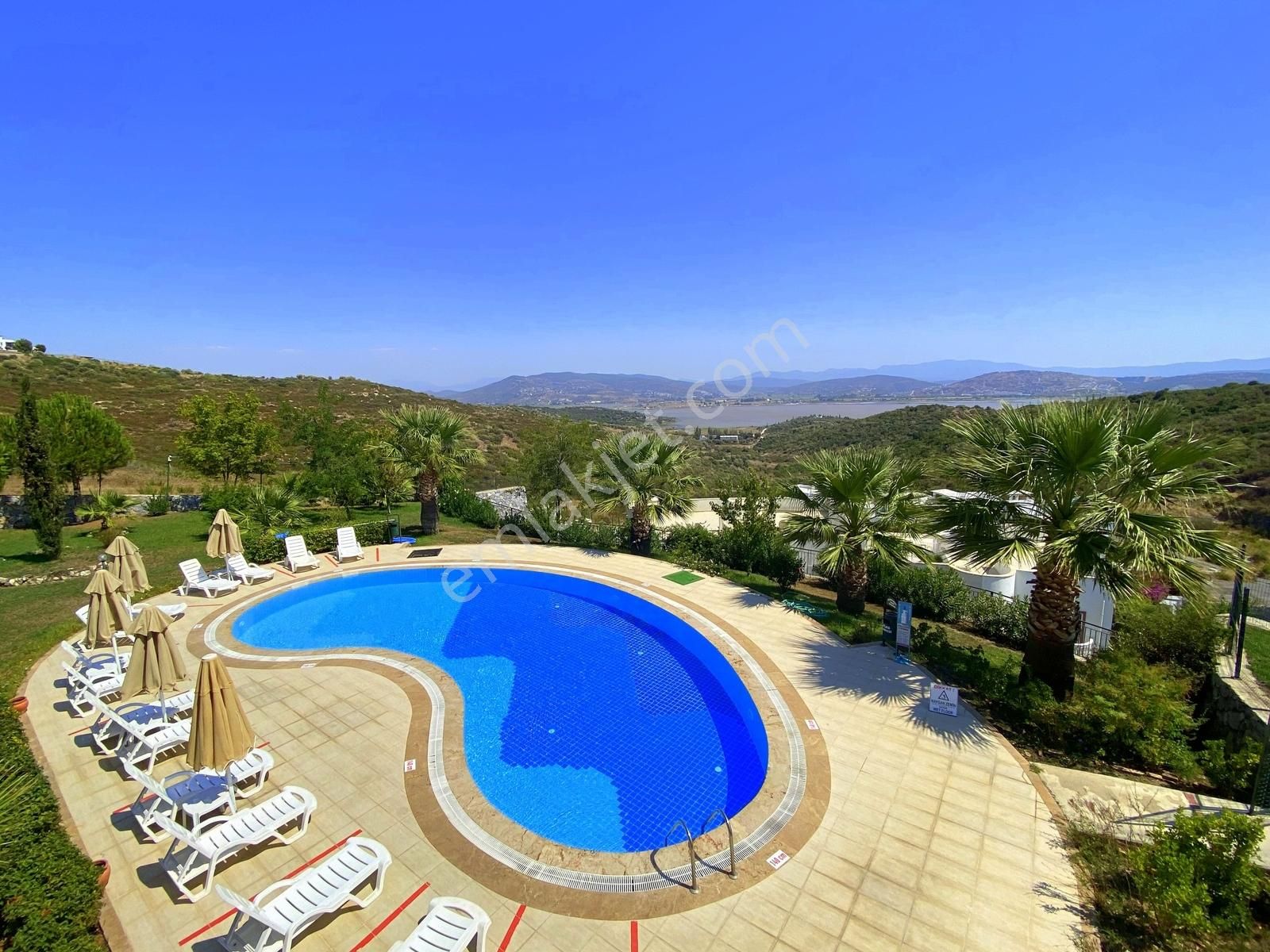 Adabükü Holiday Resort'ta Büyük Köşe Bahçeli Eşyalı Daire - Görsel 17