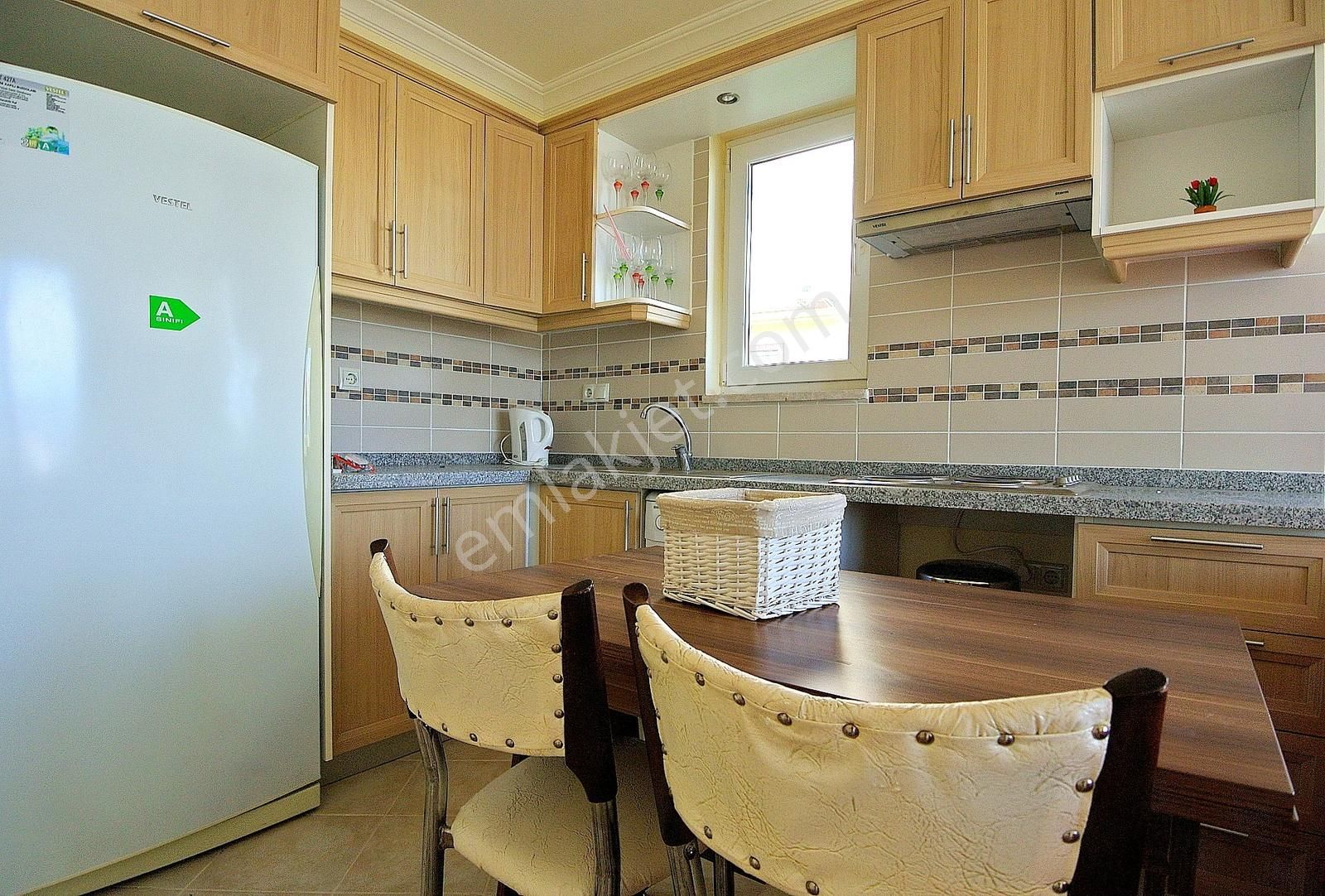 Adabükü Holiday Resort'ta Büyük Köşe Bahçeli Eşyalı Daire - Görsel 6