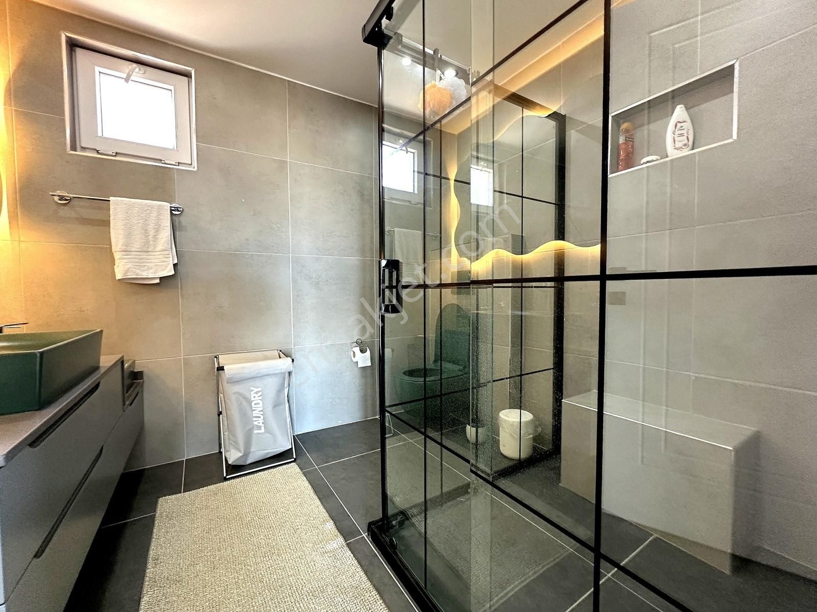 Mayakoyu Denize Sıfır Plajlı 700m2 Arsalı Havuzlu Müstakil Villa - Görsel 3