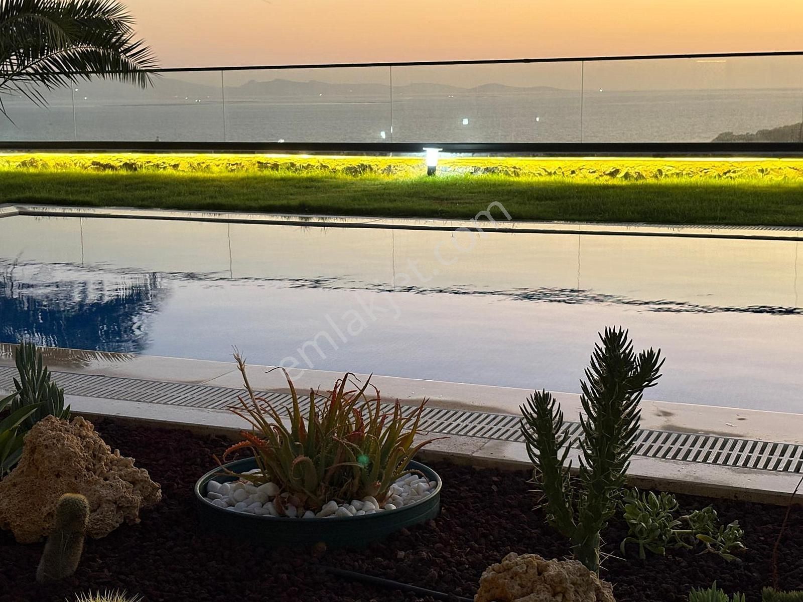 Mayakoyu Denize Sıfır Plajlı 700m2 Arsalı Havuzlu Müstakil Villa - Görsel 17