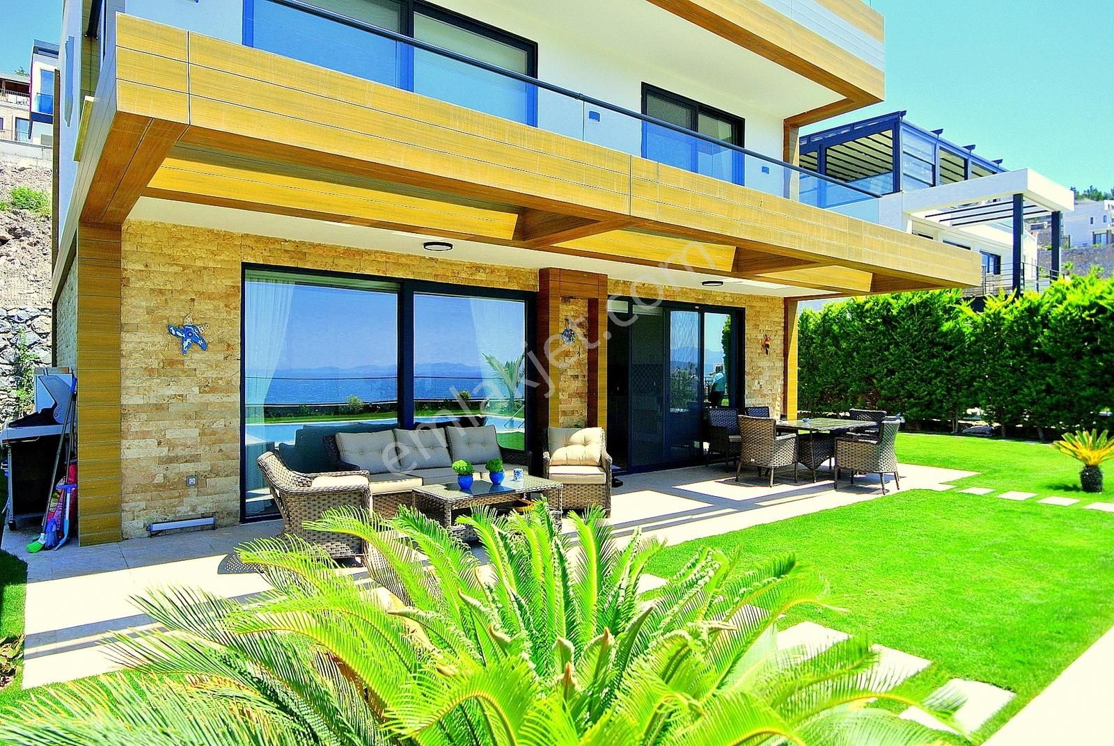 Mayakoyu Denize Sıfır Plajlı 700m2 Arsalı Havuzlu Müstakil Villa - Görsel 23