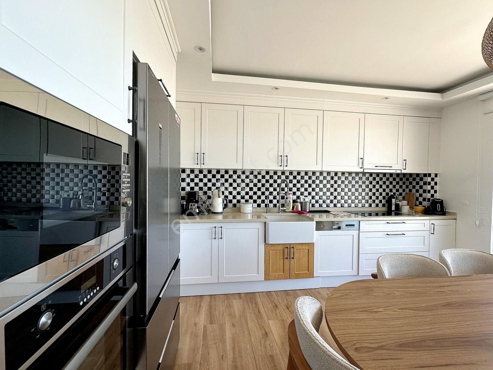 Mayakoyu Denize Sıfır Plajlı 700m2 Arsalı Havuzlu Müstakil Villa - Görsel 11