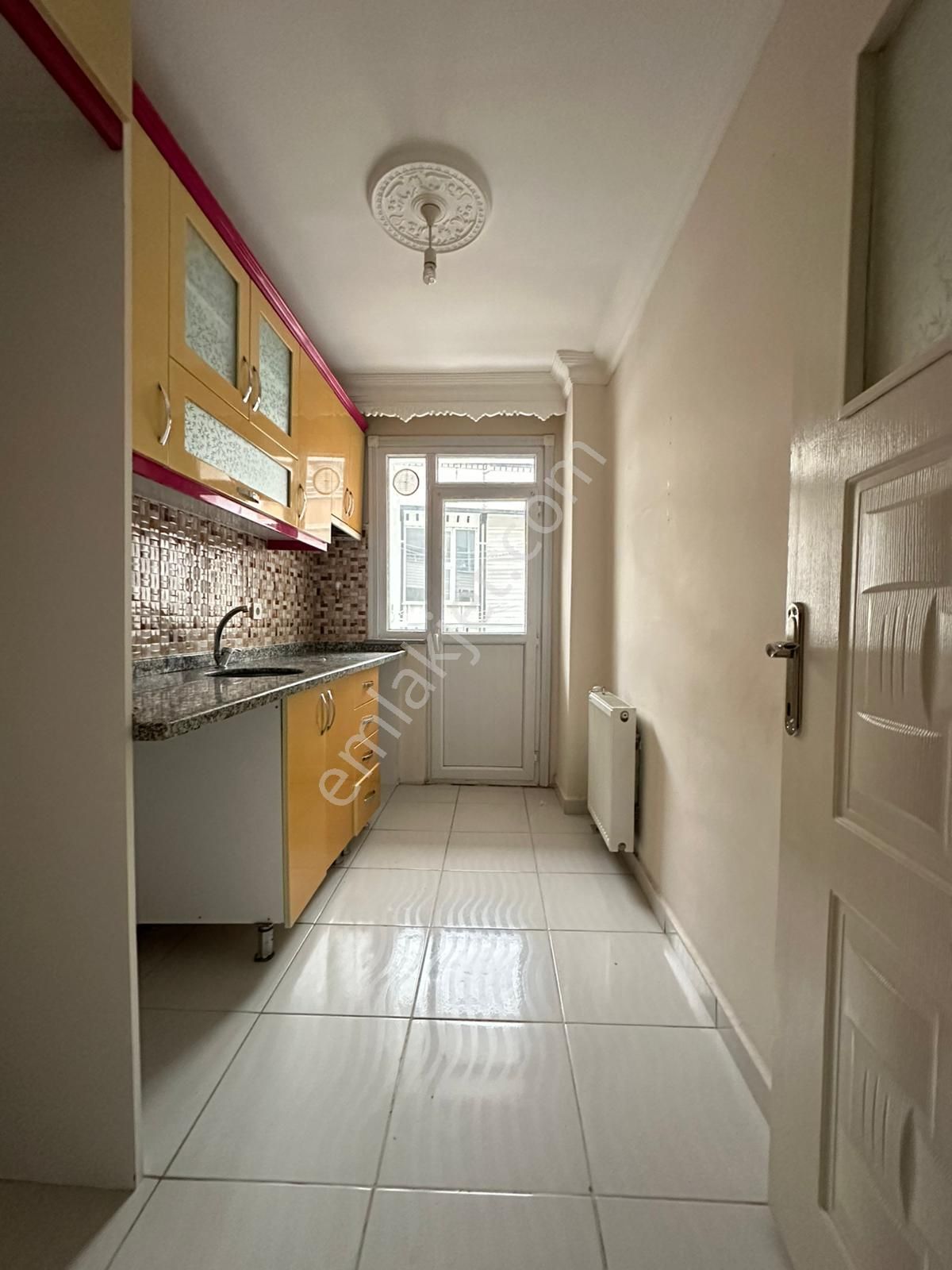 Merkezi Konumda Türk Aileye Uygun Acil Kiralık Arakat - Görsel 3