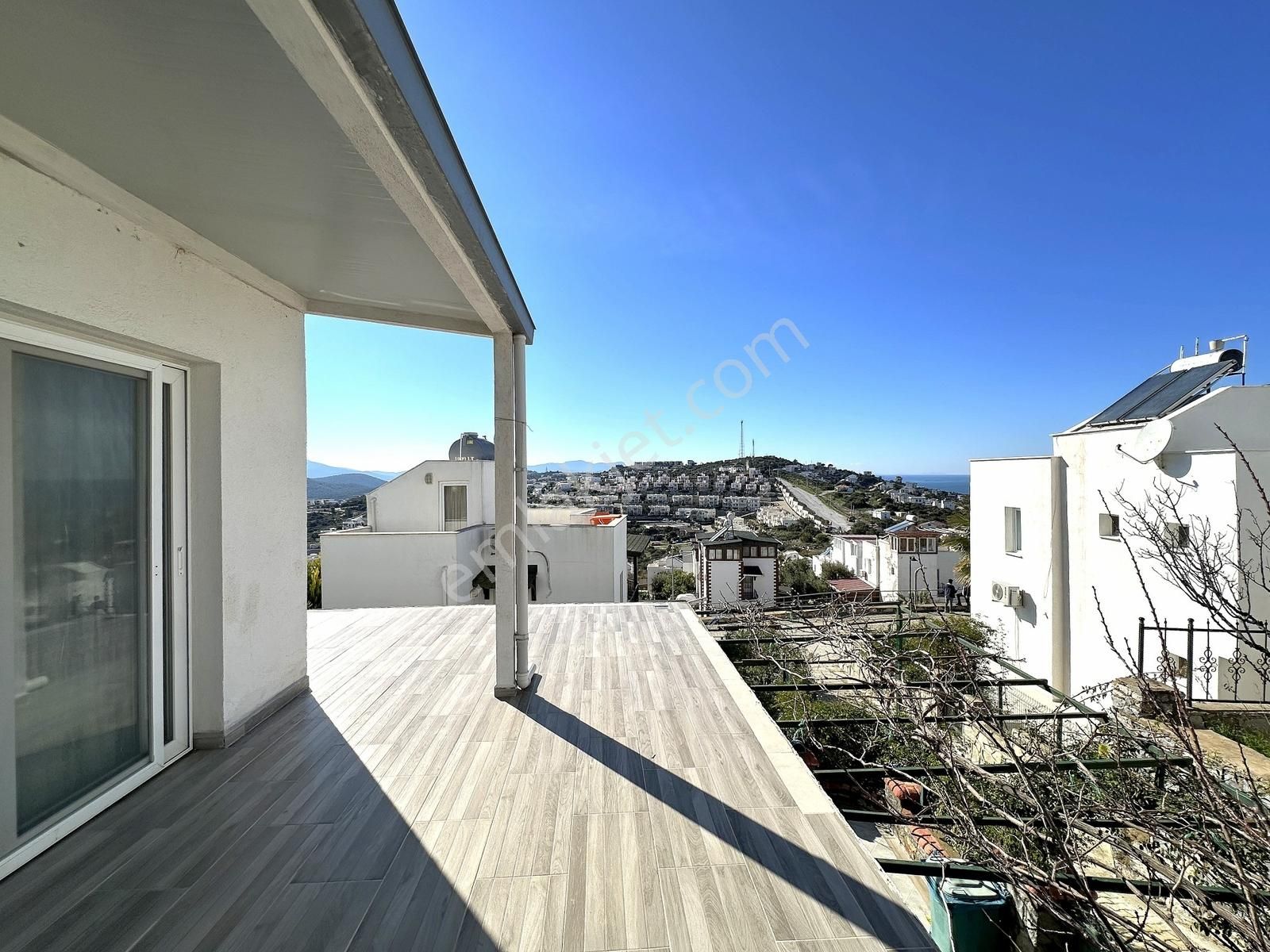 Bodrum Kumsal Plajlı Sitede Düzayak Köşe Bahçeli Müstakil Ev - Görsel 11