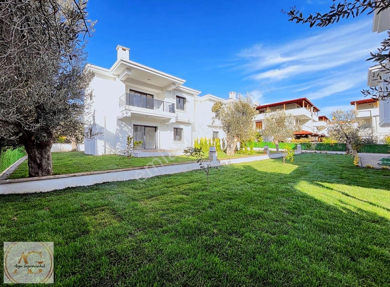 Küçükkuyu'da Bahçe Kullanımlı 2+1 Lüks Daire (denize 300m) - Görsel 9