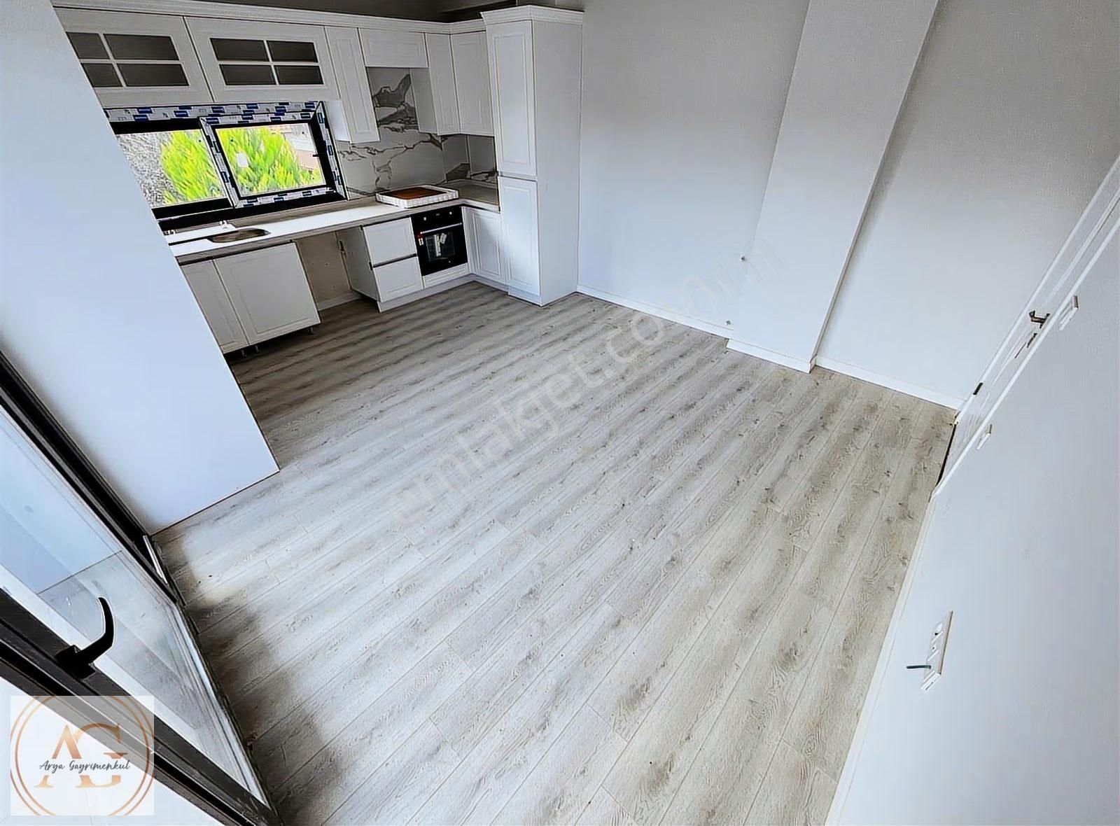 Küçükkuyu'da Bahçe Kullanımlı 2+1 Lüks Daire (denize 300m) - Görsel 4