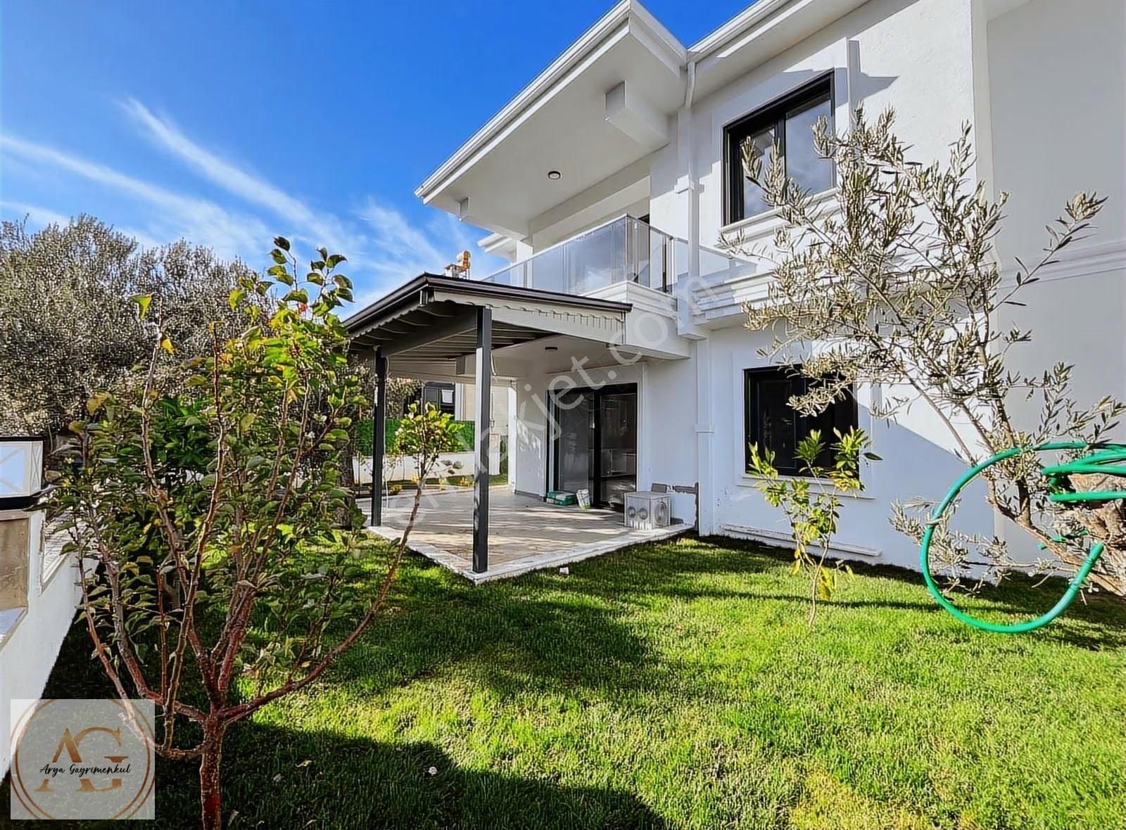 Küçükkuyu'da Bahçe Kullanımlı 2+1 Lüks Daire (denize 300m) - Görsel 13
