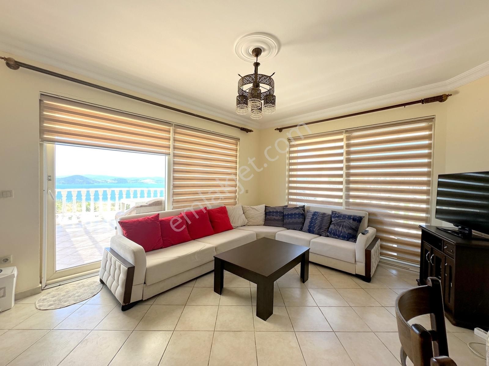 Adabükü Plajlı En Ön 180° Leb-i Derya Manzaralı Eşyalı Rezidans - Görsel 16