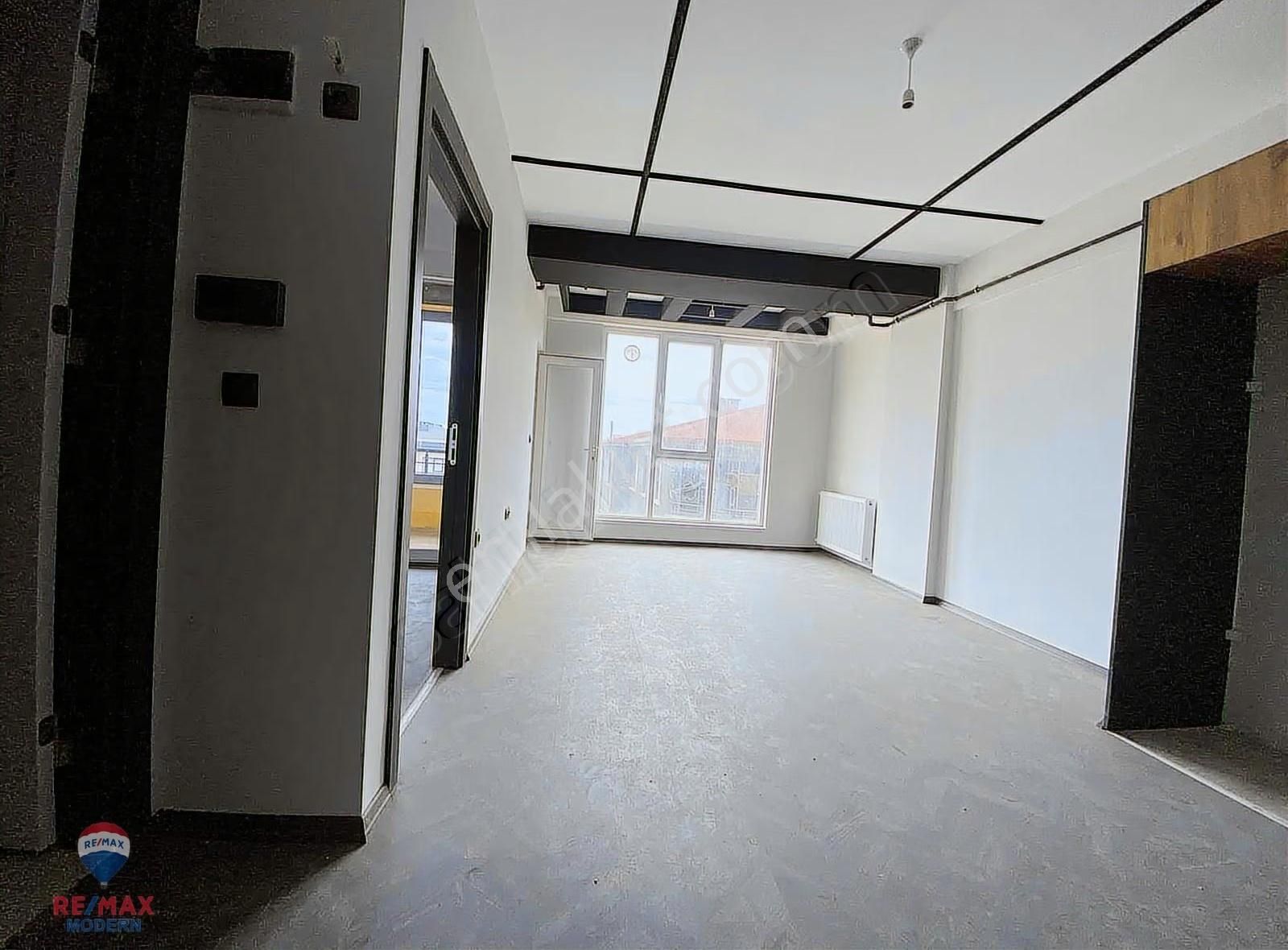 Atakum Körfez Mahallesinde Prestijli Sitede Satılık 1+1 Daire - Görsel 12