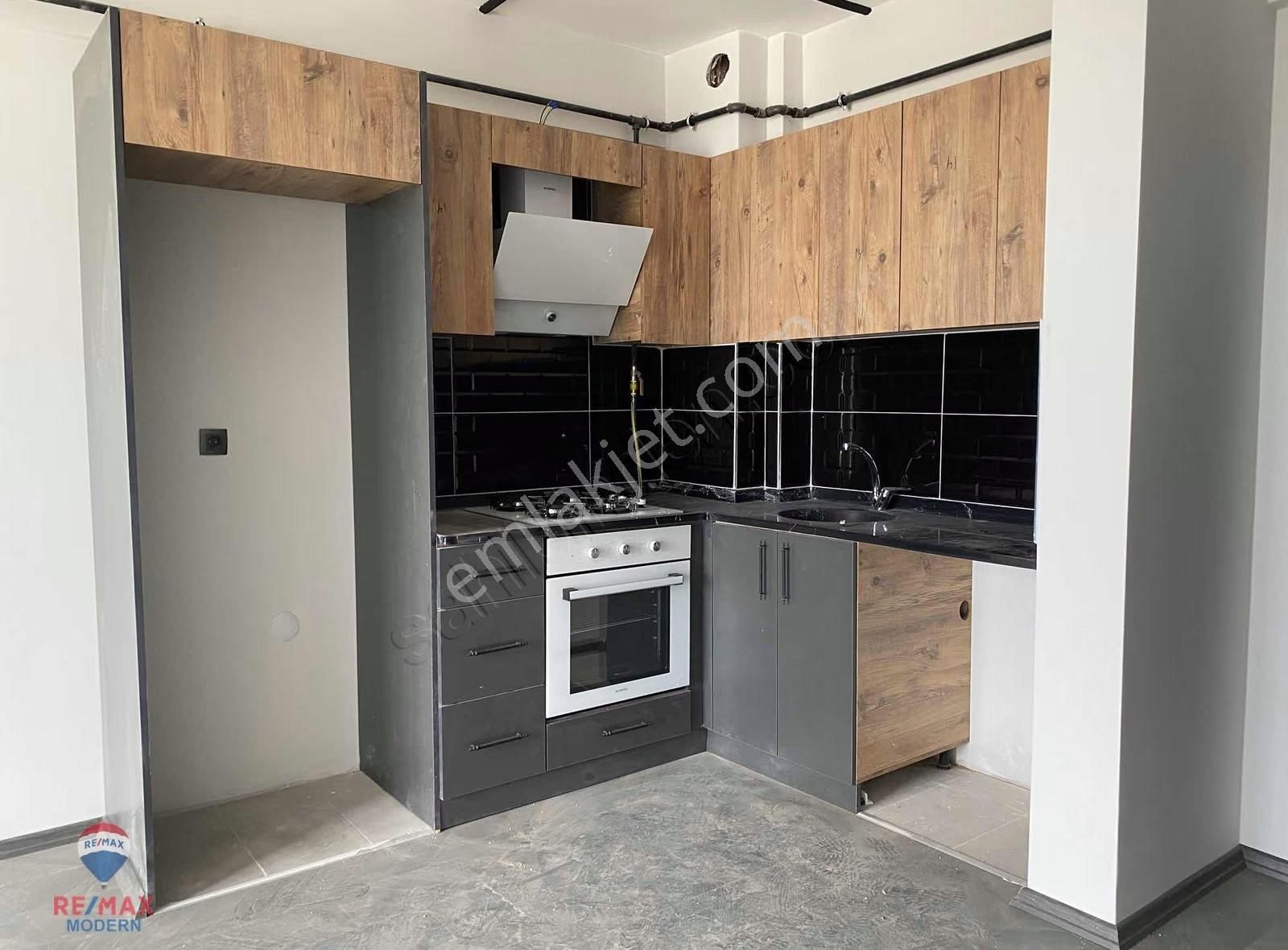 Atakum Körfez Mahallesinde Prestijli Sitede Satılık 1+1 Daire - Görsel 10