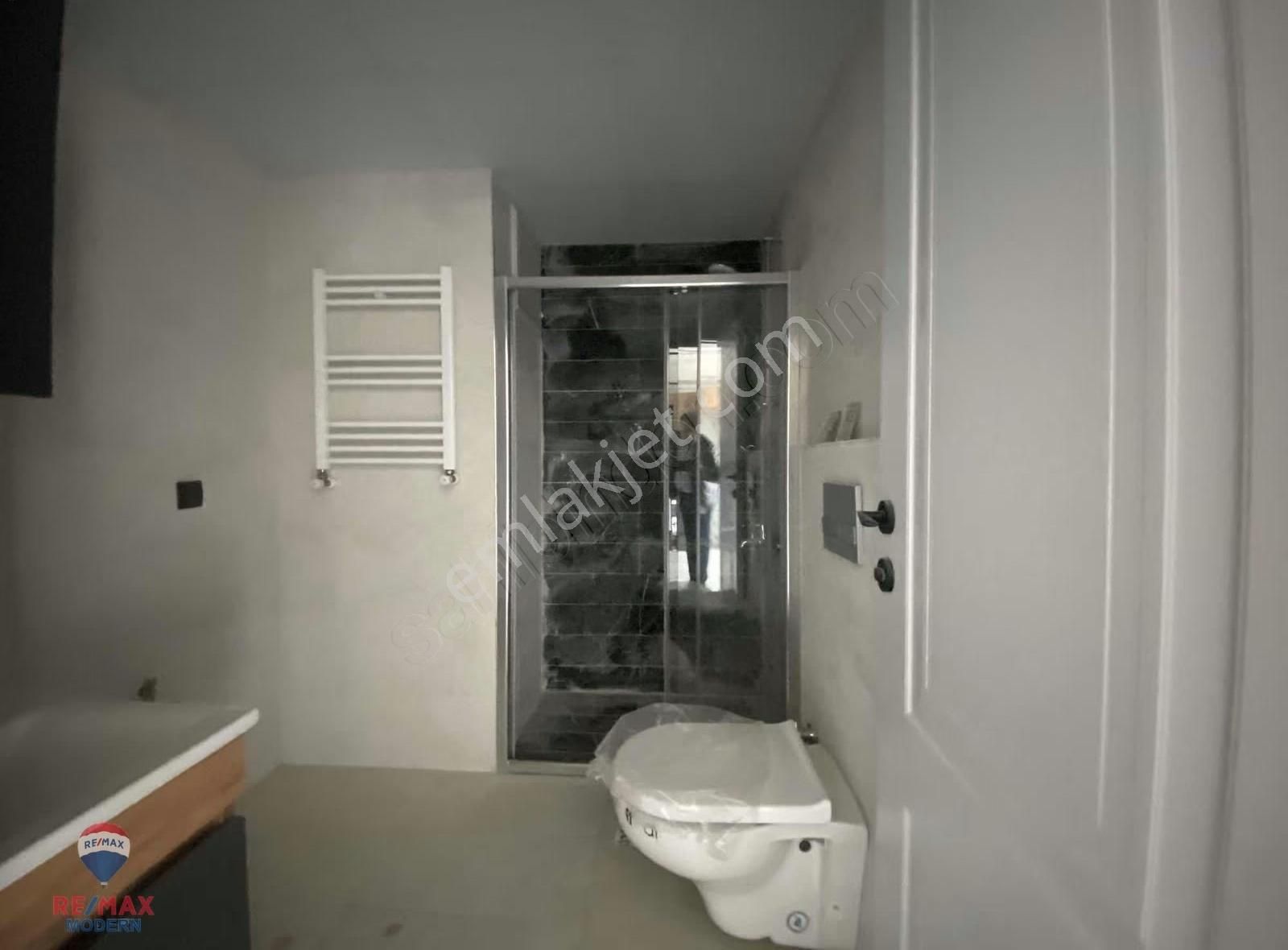 Atakum Körfez Mahallesinde Prestijli Sitede Satılık 1+1 Daire - Görsel 3