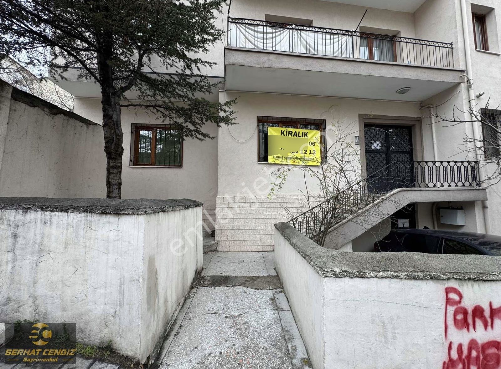 Karşıyaka Merkezde Satılık 2+1 Daire