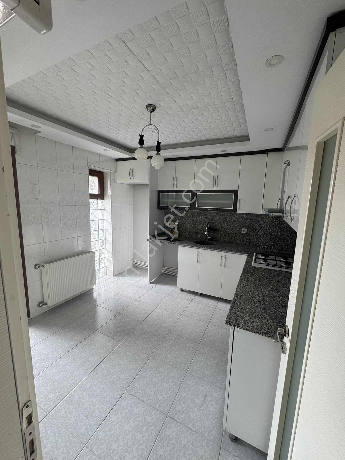 Bergama Islamsaray Mah. Kıralık 3+1 Daıre - Görsel 17