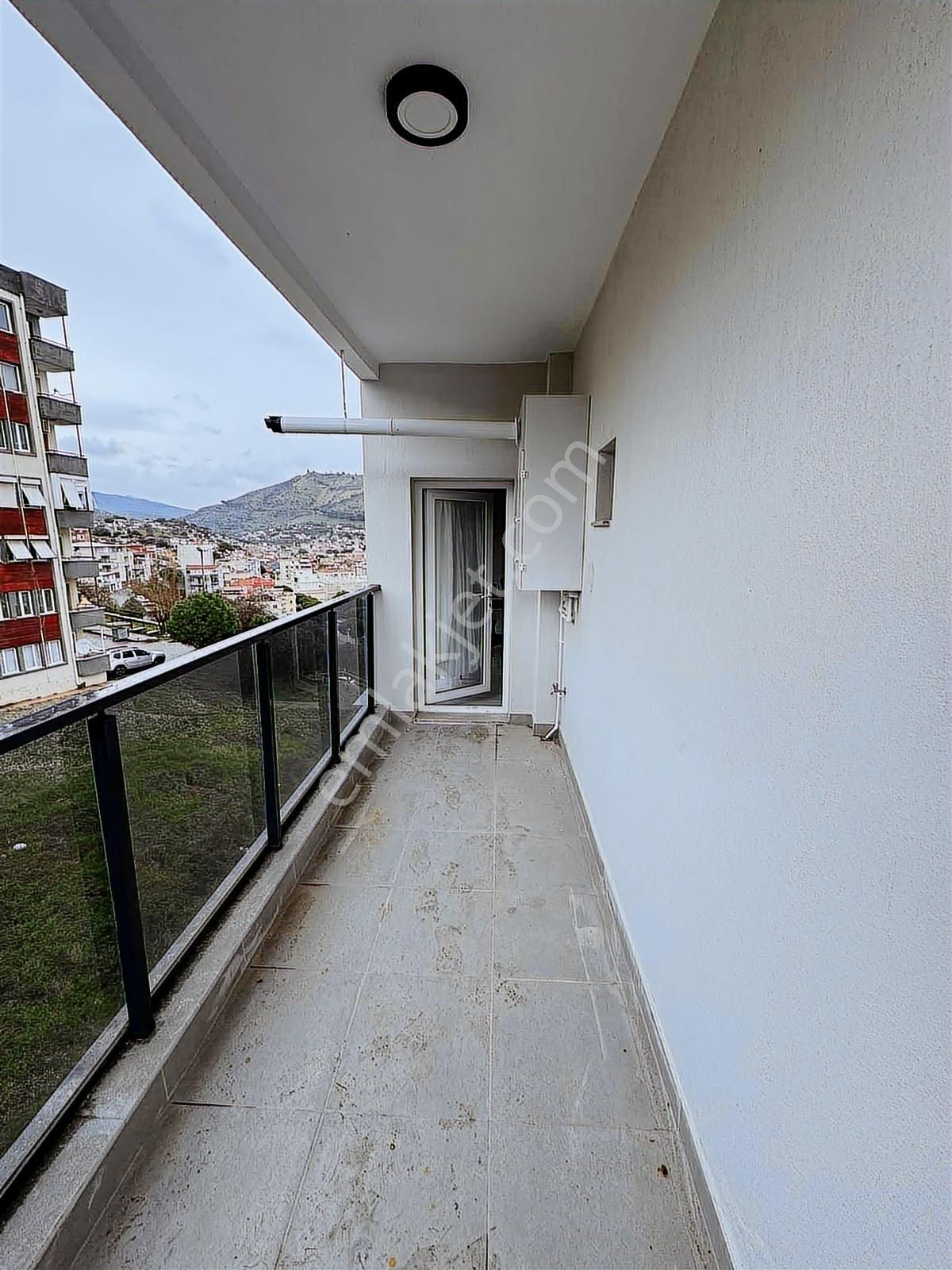 Bergama Zafer Mah. Kiralık 1+1 Eşyalı Sıfır Daıre - Görsel 20