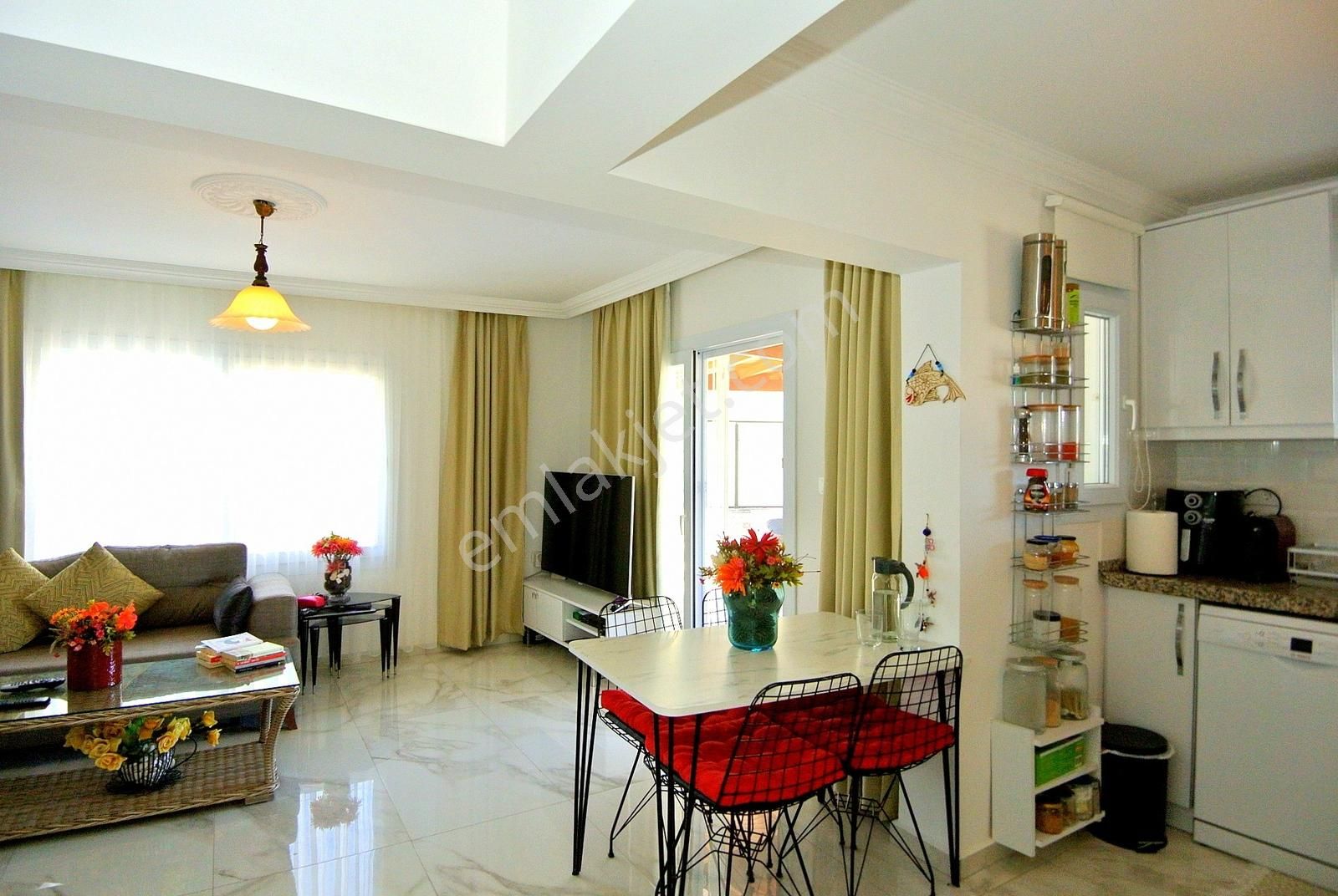 Turkuaz Kum Plajlı Sitede Yeni Bina Full Eşyalı Müstakil Villa - Görsel 11