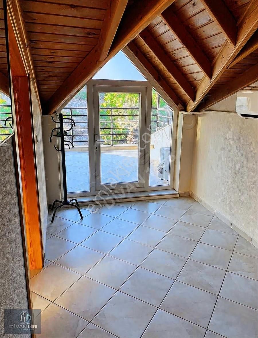 Urla Merkezde Geniş Çatı Katı - Görsel 9