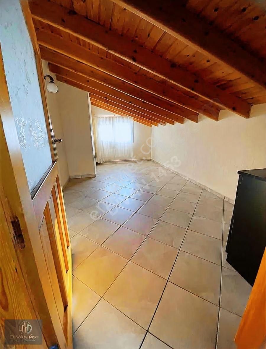 Urla Merkezde Geniş Çatı Katı - Görsel 24