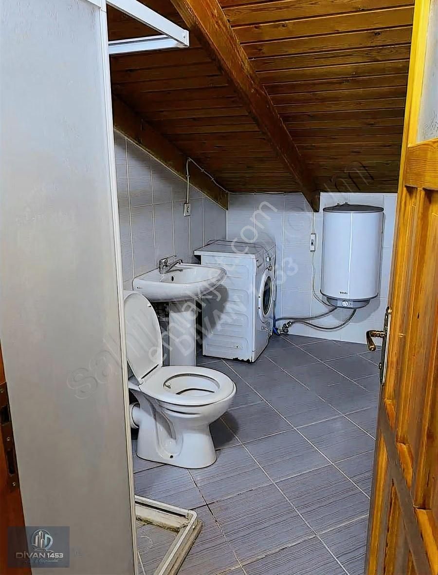 Urla Merkezde Geniş Çatı Katı - Görsel 14