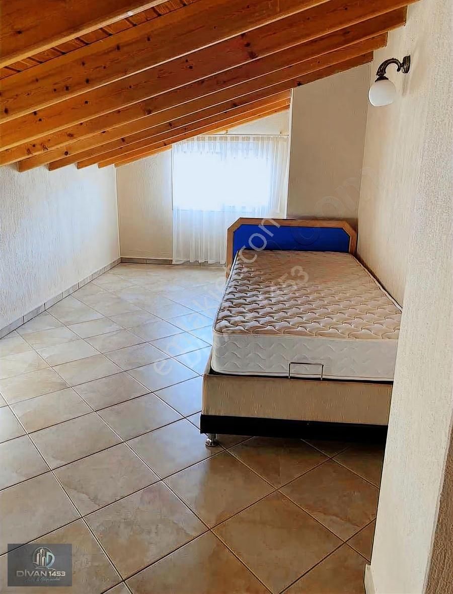 Urla Merkezde Geniş Çatı Katı - Görsel 12