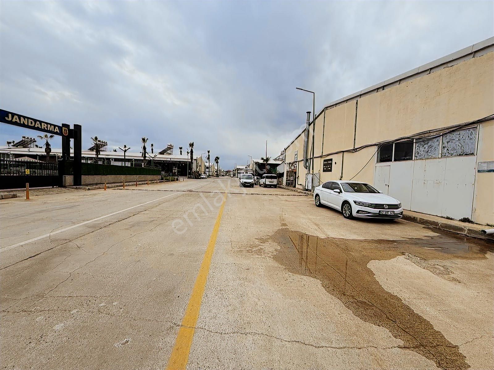 Gaziler Esnaflar Sanayi Sitesinde 550 M² Ticari Dükkan Hissesi - Görsel 2