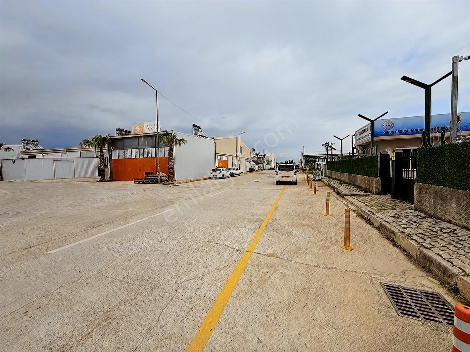 Gaziler Esnaflar Sanayi Sitesinde 550 M² Ticari Dükkan Hissesi - Görsel 4