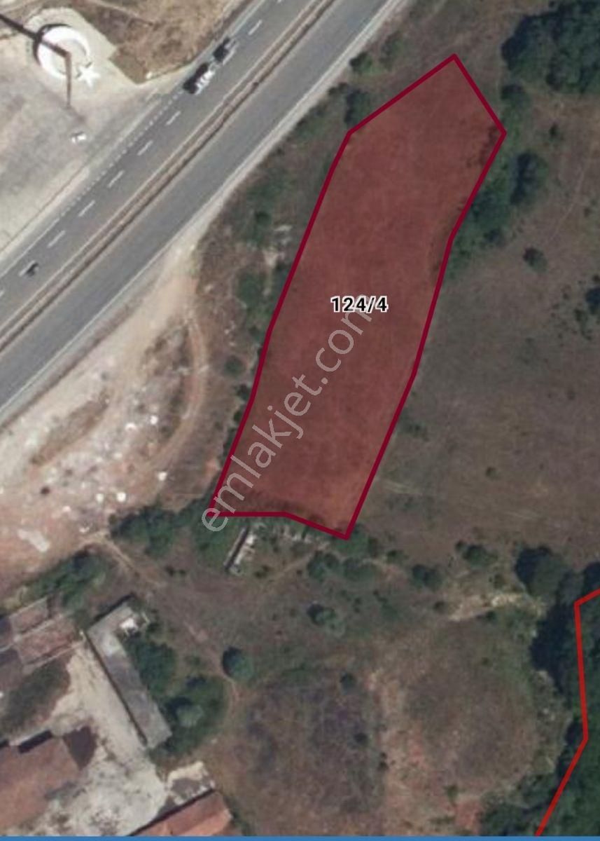 Kavak Hacıllı,da Anayola Cephesi Bulunan İmar Potansiyelli Tarla