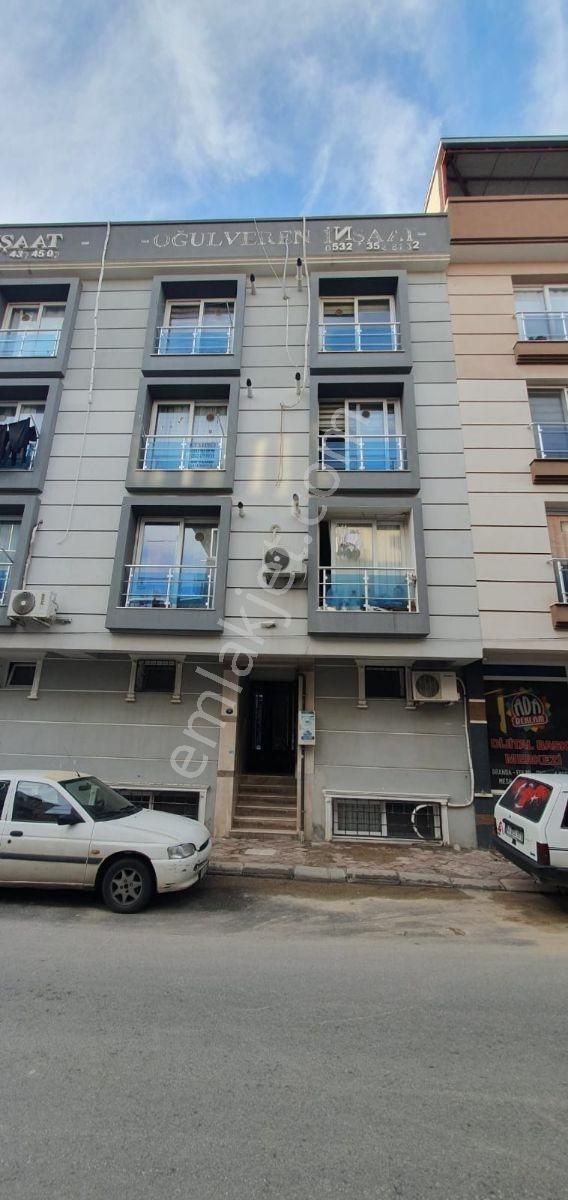 Buca Üniversite Yakını Ara Kat 1+1 Satılık Eşyalı Diare