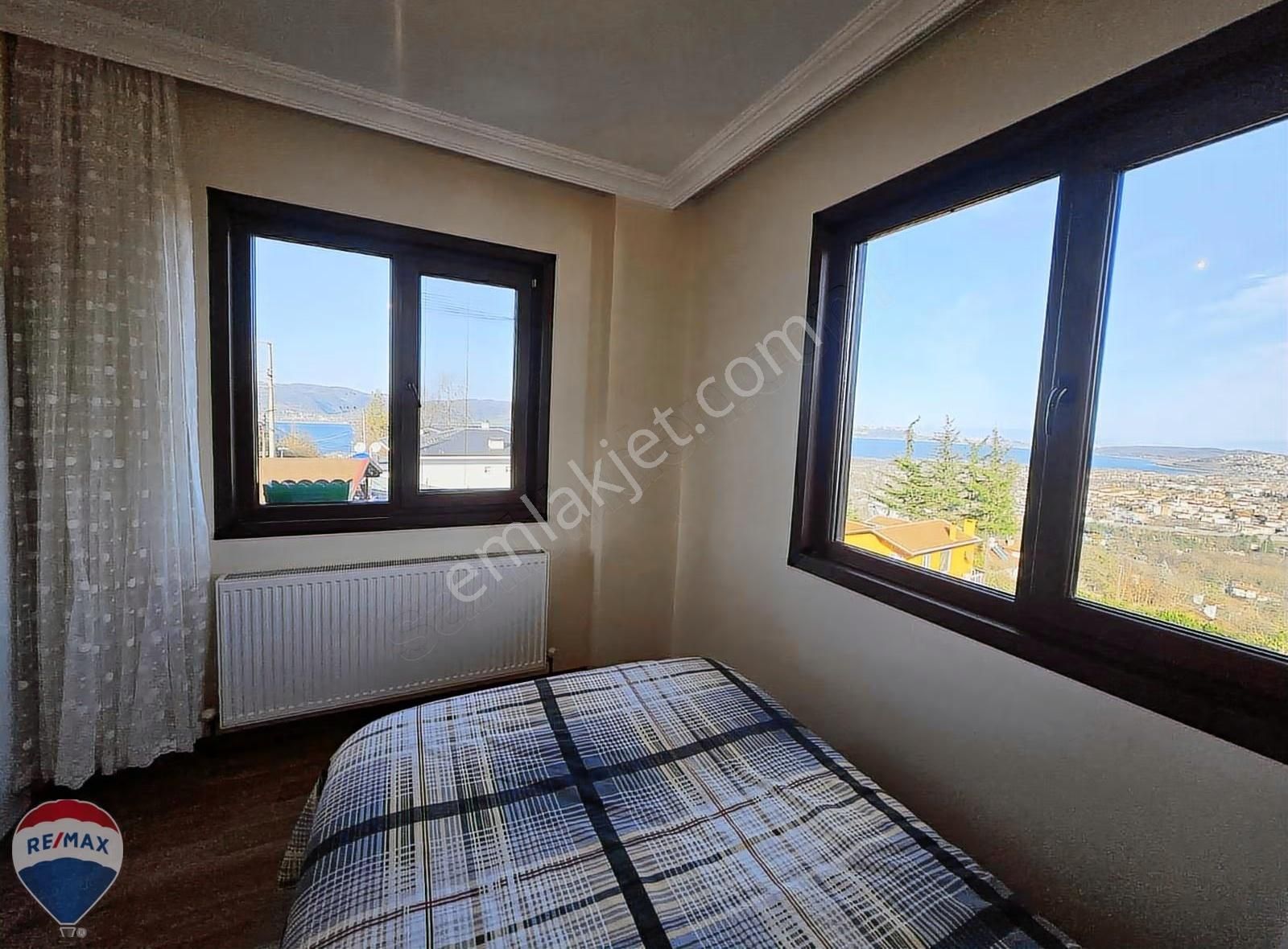 Remax Mahmudiye Göl Manzaralı M. Havuzlu, Bahçeli Lüks Tripleks - Görsel 34