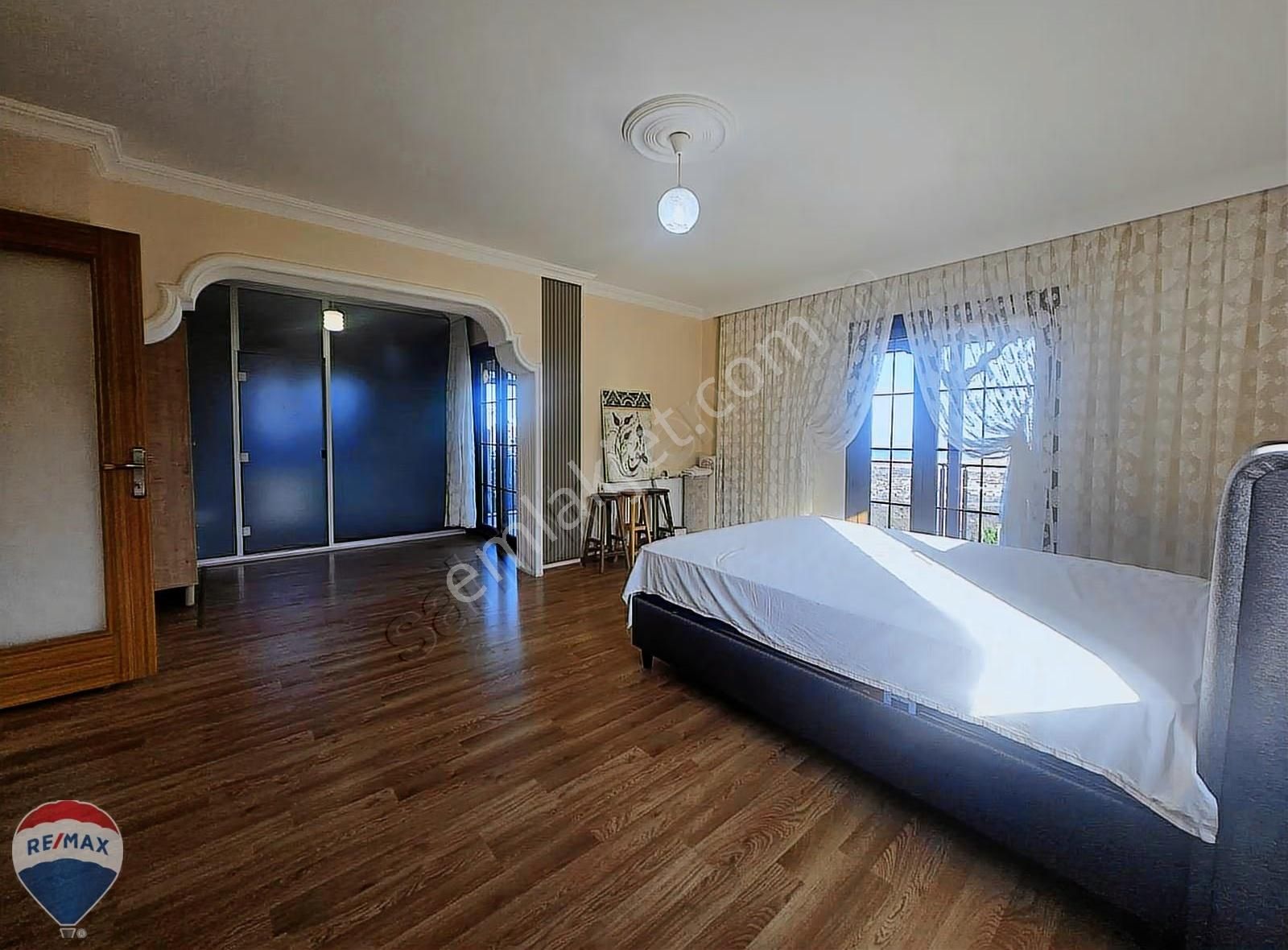 Remax Mahmudiye Göl Manzaralı M. Havuzlu, Bahçeli Lüks Tripleks - Görsel 12