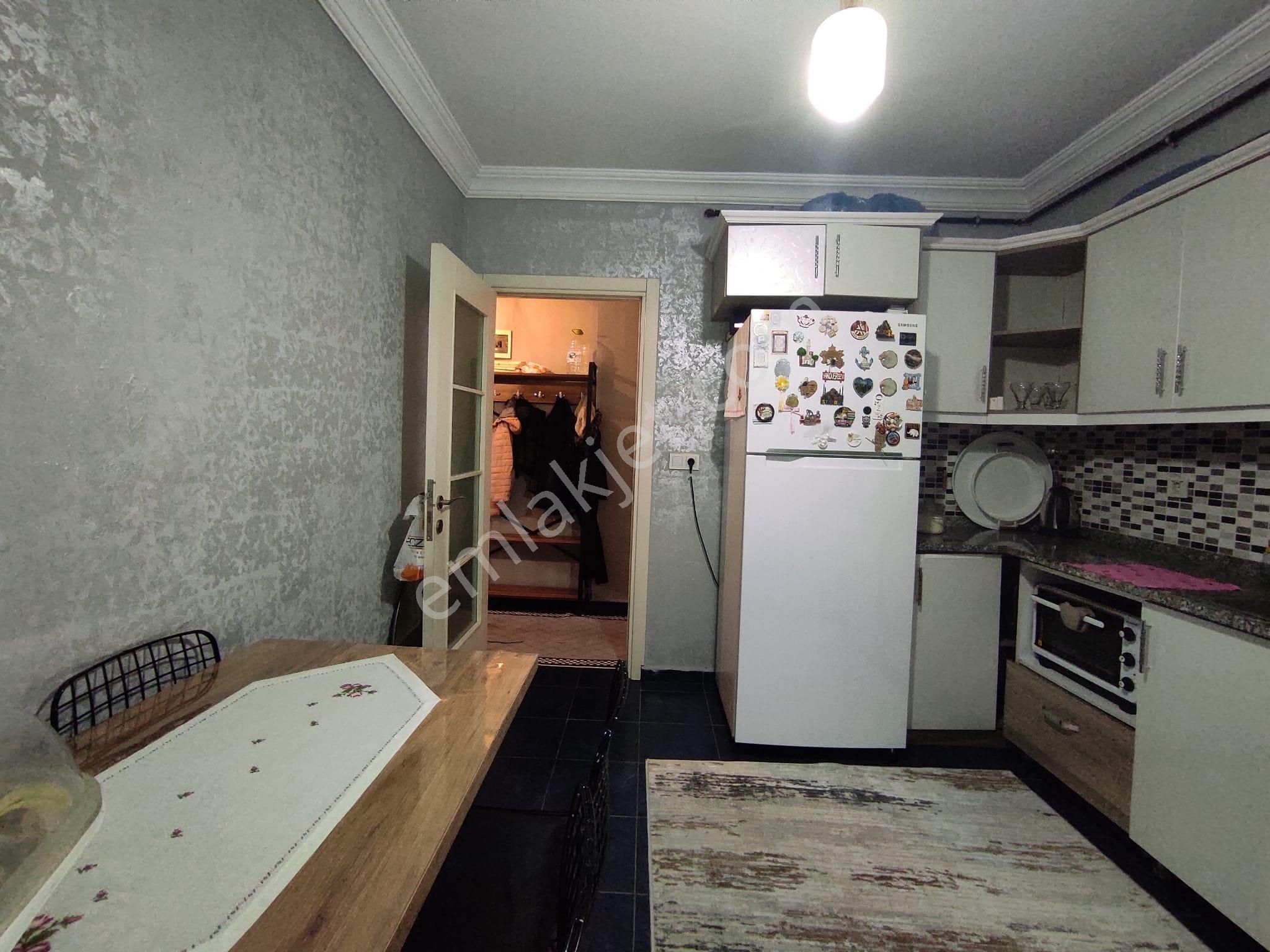 Peronların Yanında 3+1 Yüksek Giriş Balkonlu Geniş Enfes Daire - Görsel 8