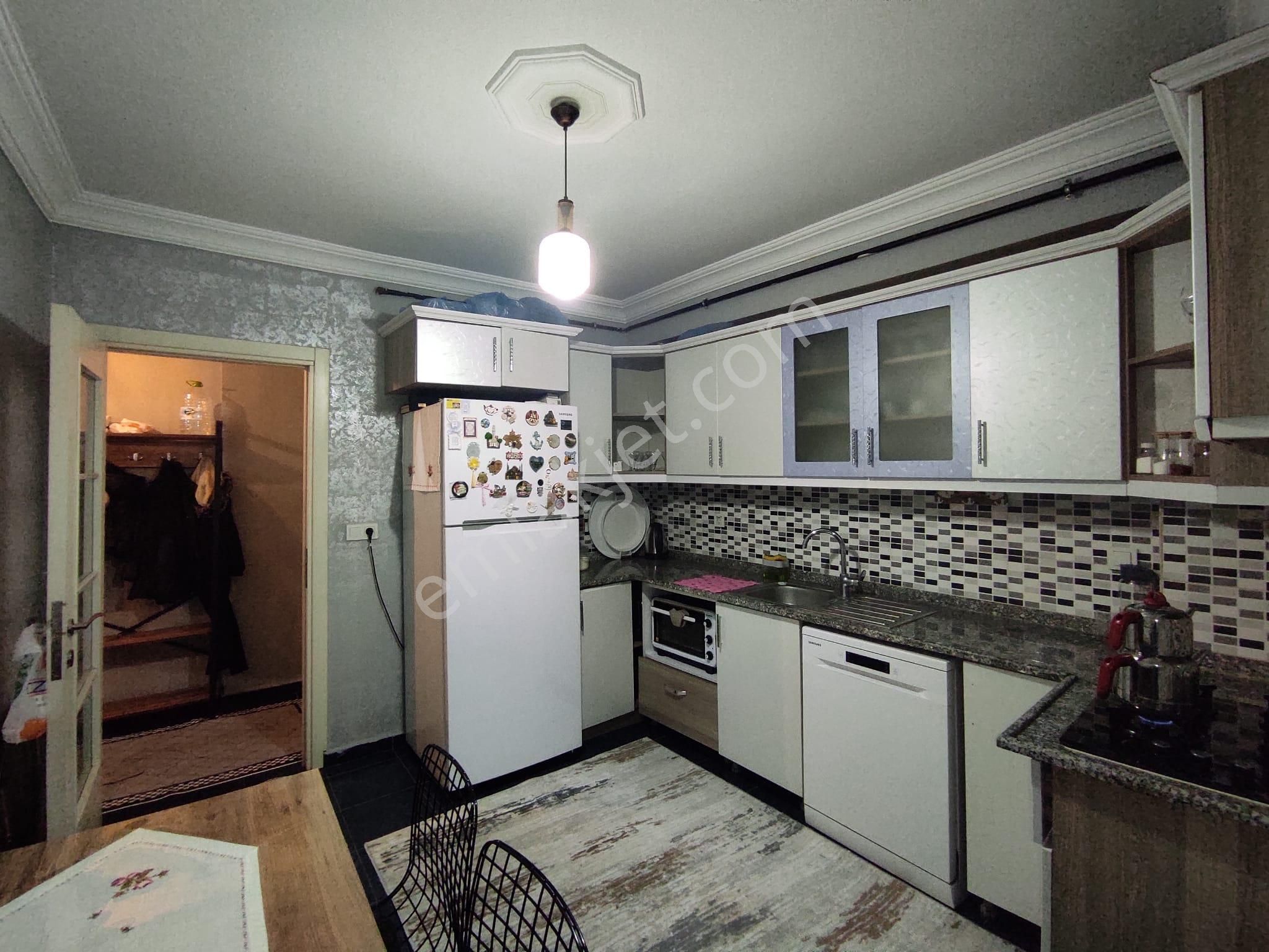 Peronların Yanında 3+1 Yüksek Giriş Balkonlu Geniş Enfes Daire - Görsel 7