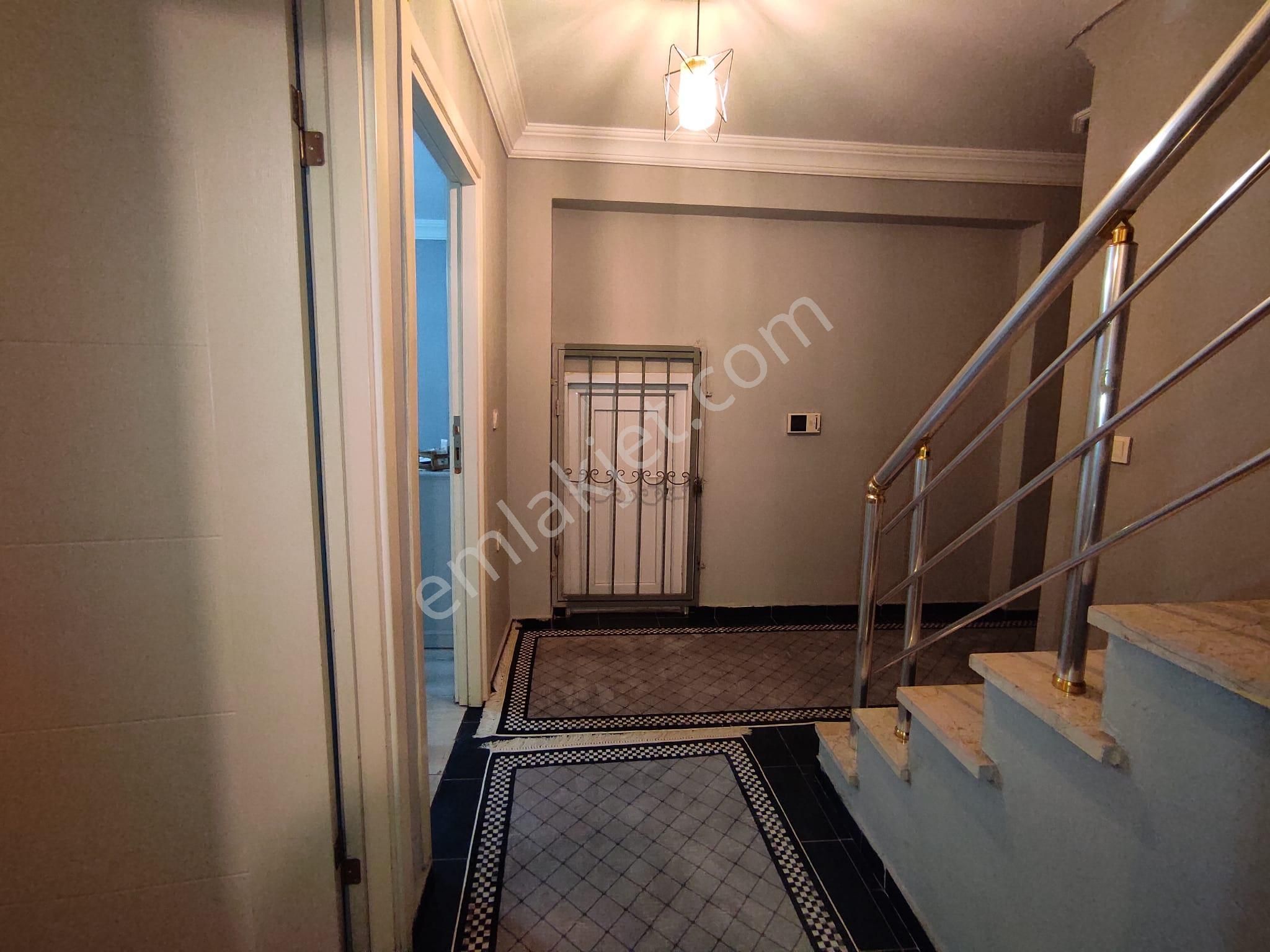 Peronların Yanında 3+1 Yüksek Giriş Balkonlu Geniş Enfes Daire - Görsel 23