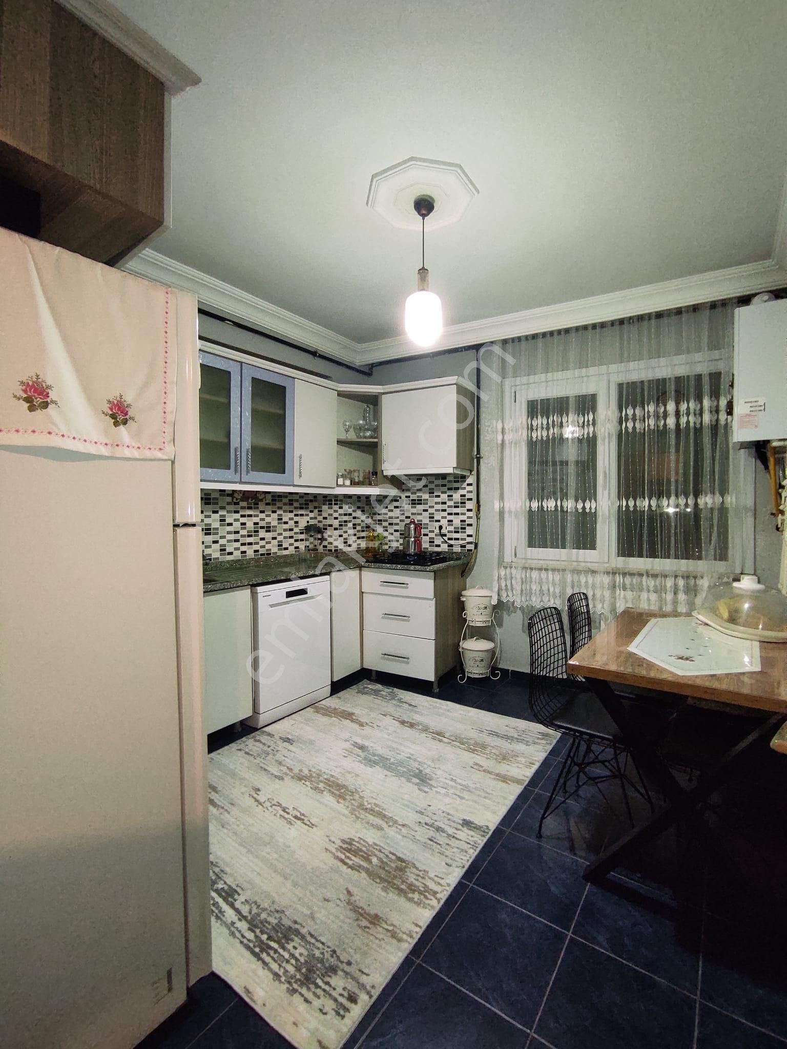 Peronların Yanında 3+1 Yüksek Giriş Balkonlu Geniş Enfes Daire - Görsel 6