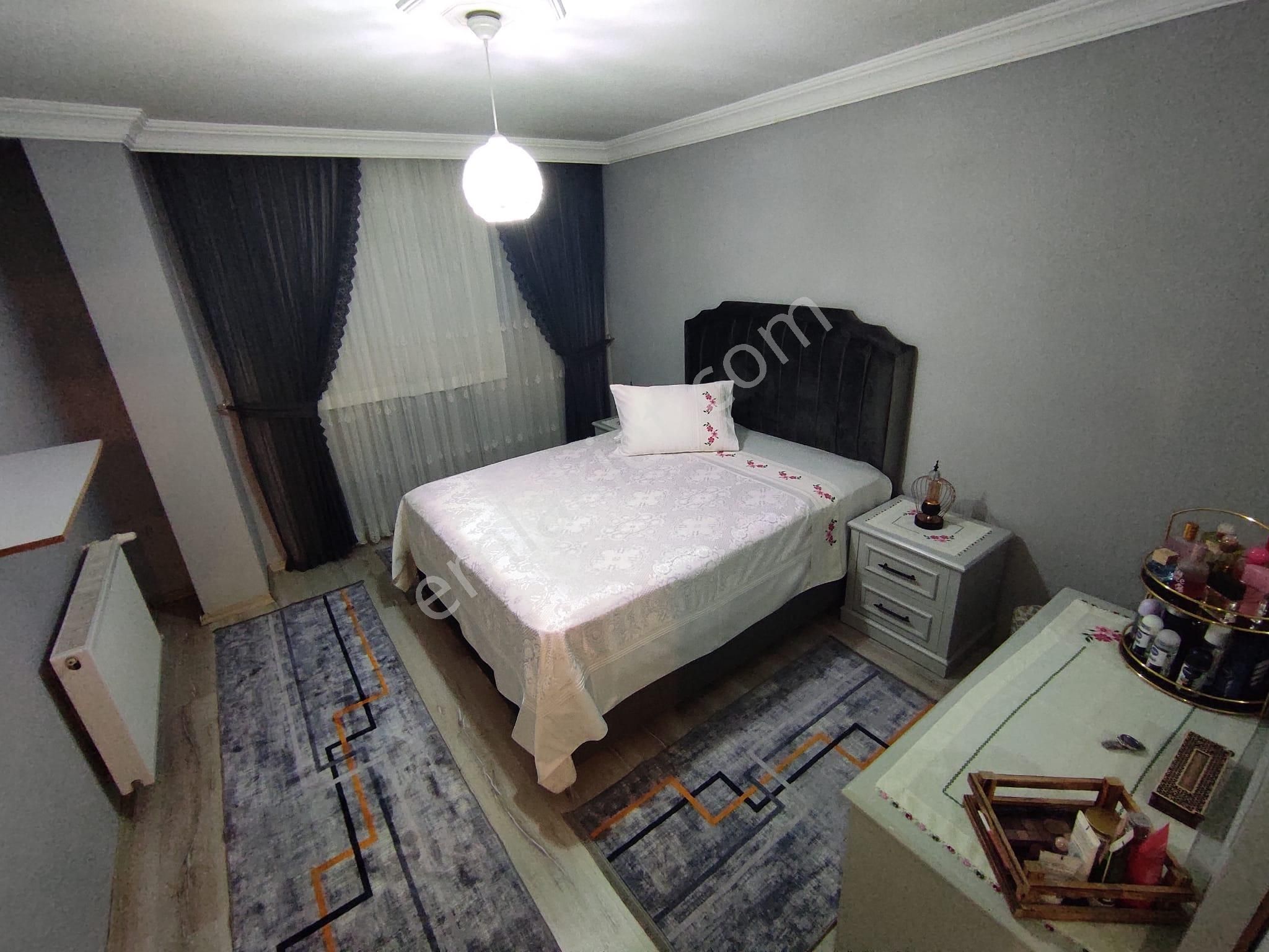 Peronların Yanında 3+1 Yüksek Giriş Balkonlu Geniş Enfes Daire - Görsel 14