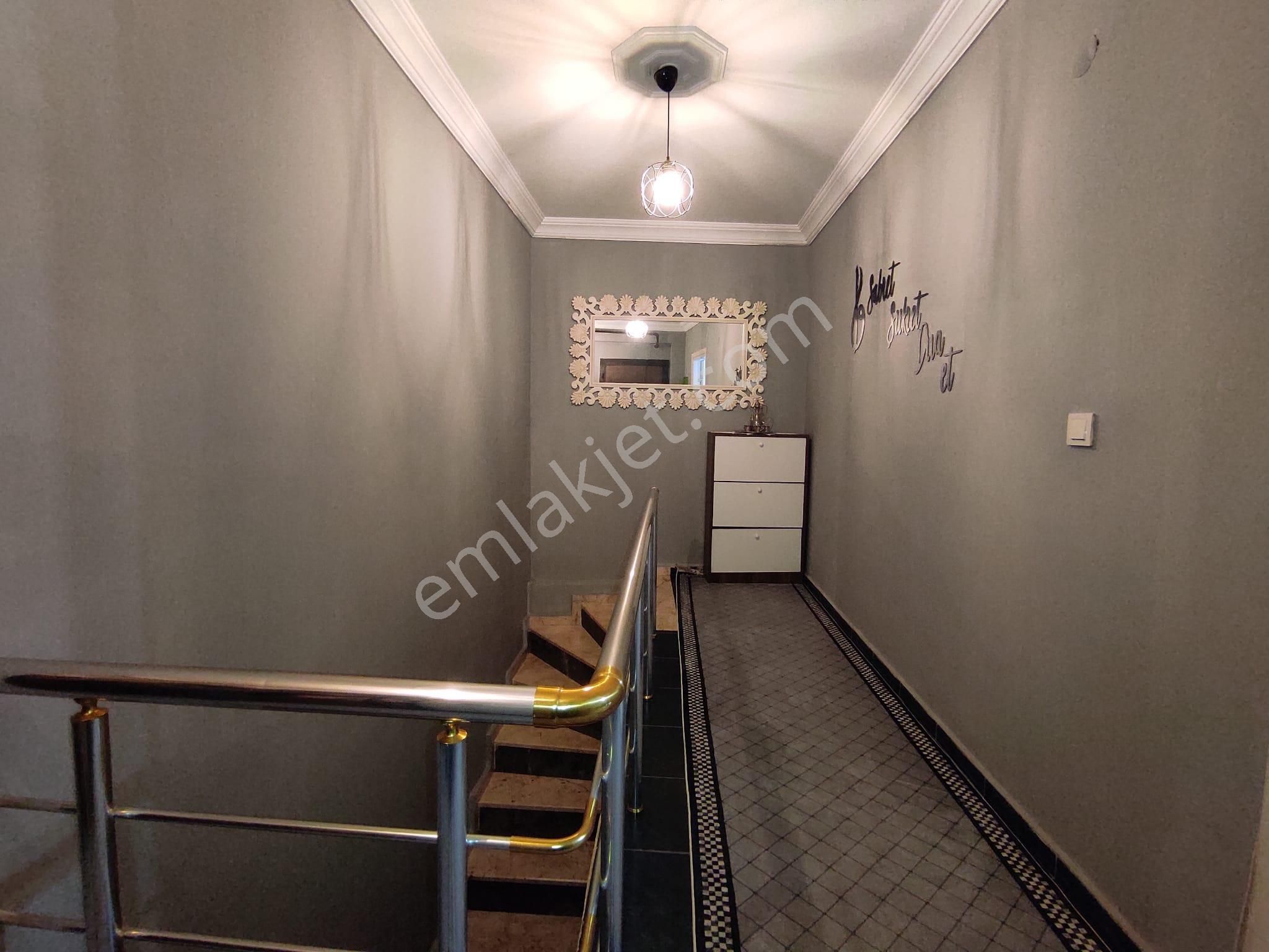 Peronların Yanında 3+1 Yüksek Giriş Balkonlu Geniş Enfes Daire - Görsel 11