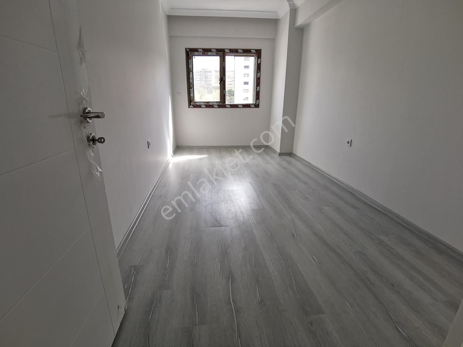 Koyundere Merkezde Kiralık Doğalgazlı 3+1 Köşe Daire - Görsel 6