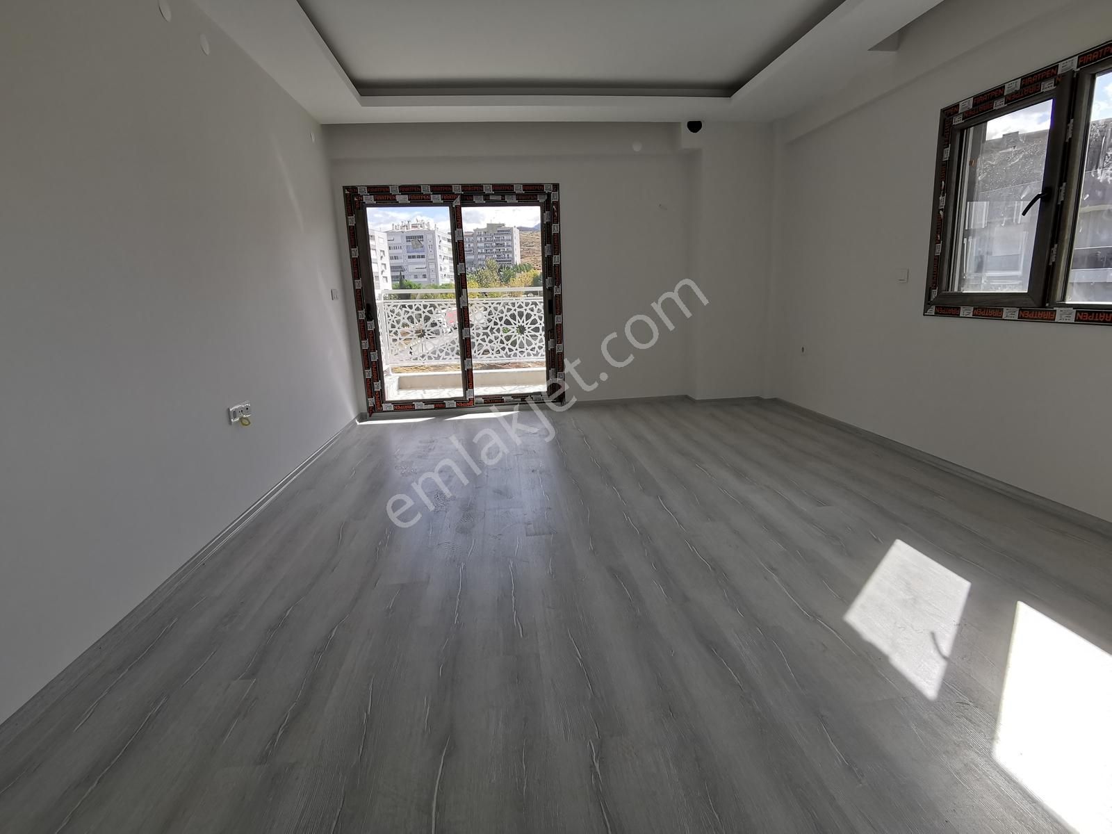 Koyundere Merkezde Kiralık Doğalgazlı 3+1 Köşe Daire - Görsel 12