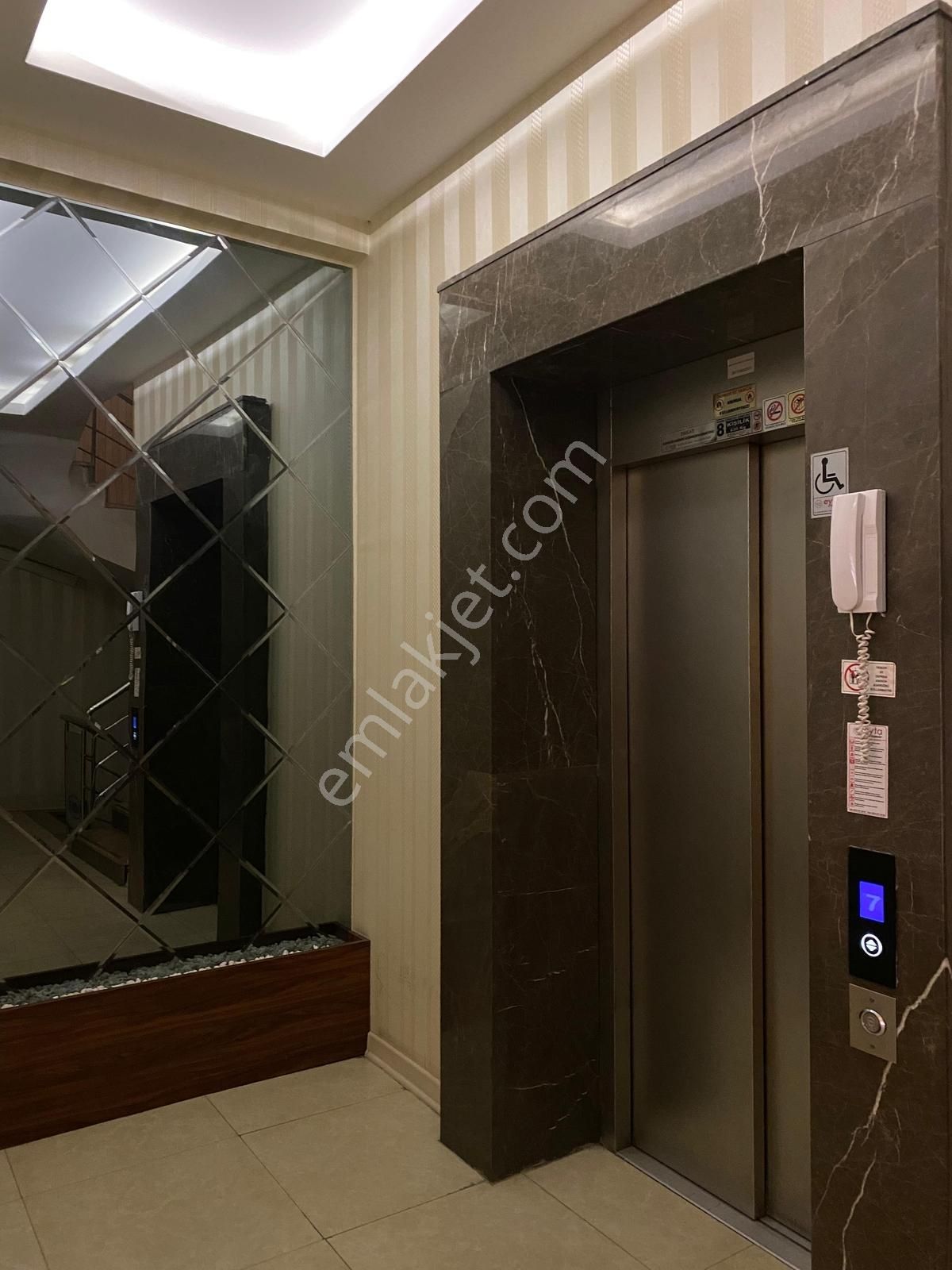 Özkaptan' Dan Bağlar' Da Şehrin Merkezinde 1+1 Kiralık Daire - Görsel 6