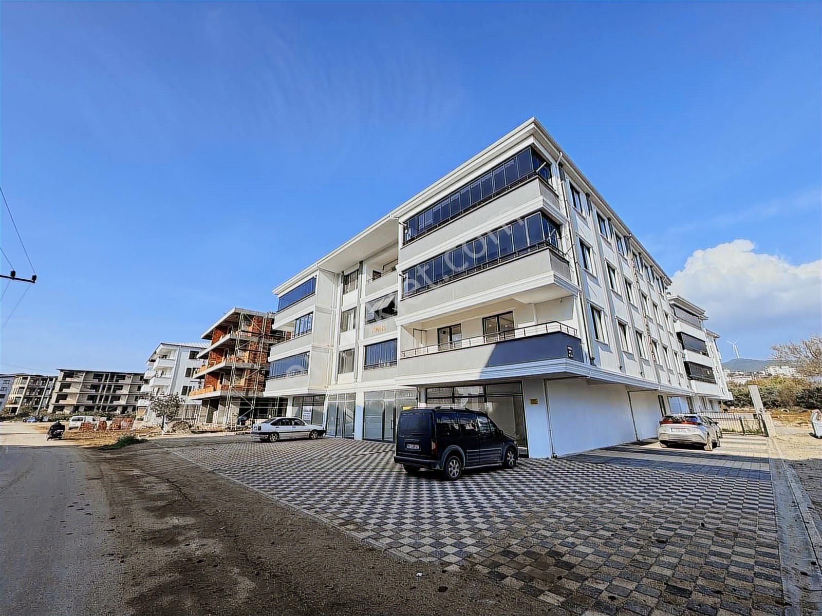 2+1 Ayrı Mutfak 90 M² Lüks Ferah Geniş Daire