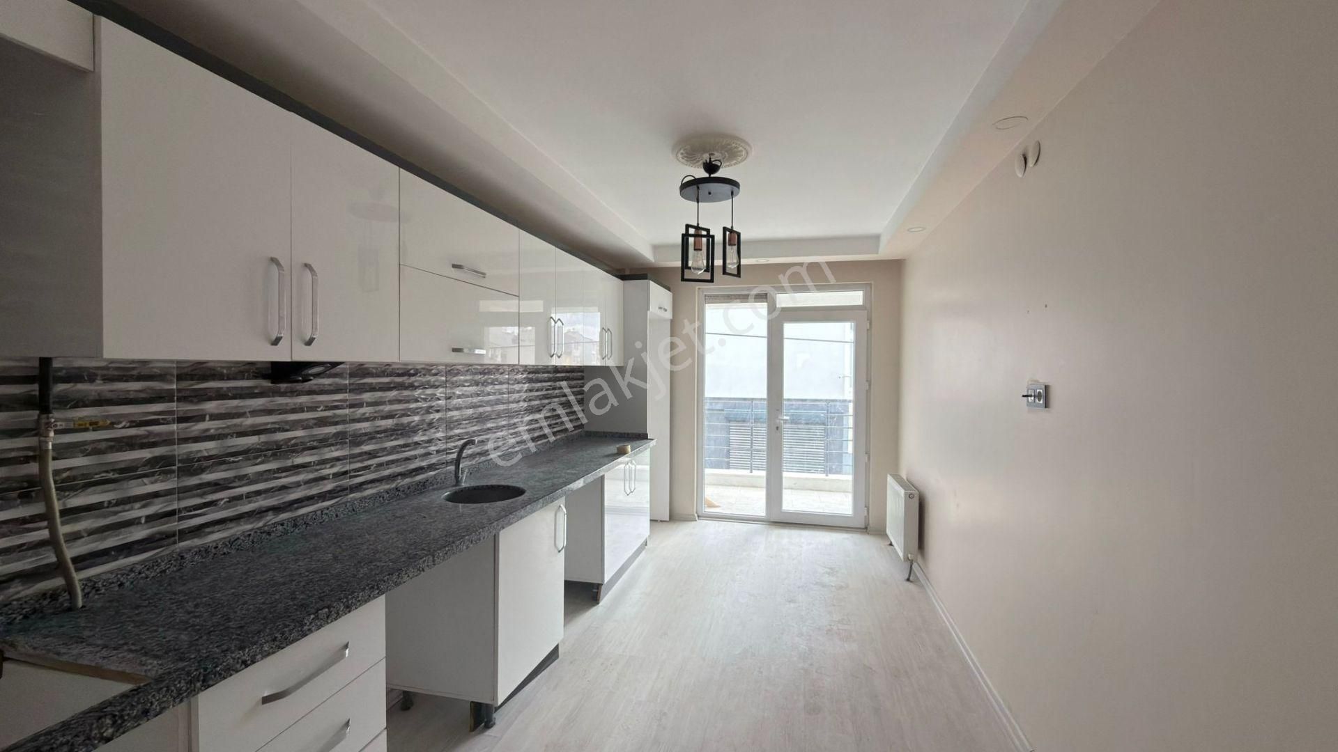 Recep Ümit'ten Şarhöyük Mahallesinde Kiralık 3+1 Ferah Geniş Daire - Görsel 6