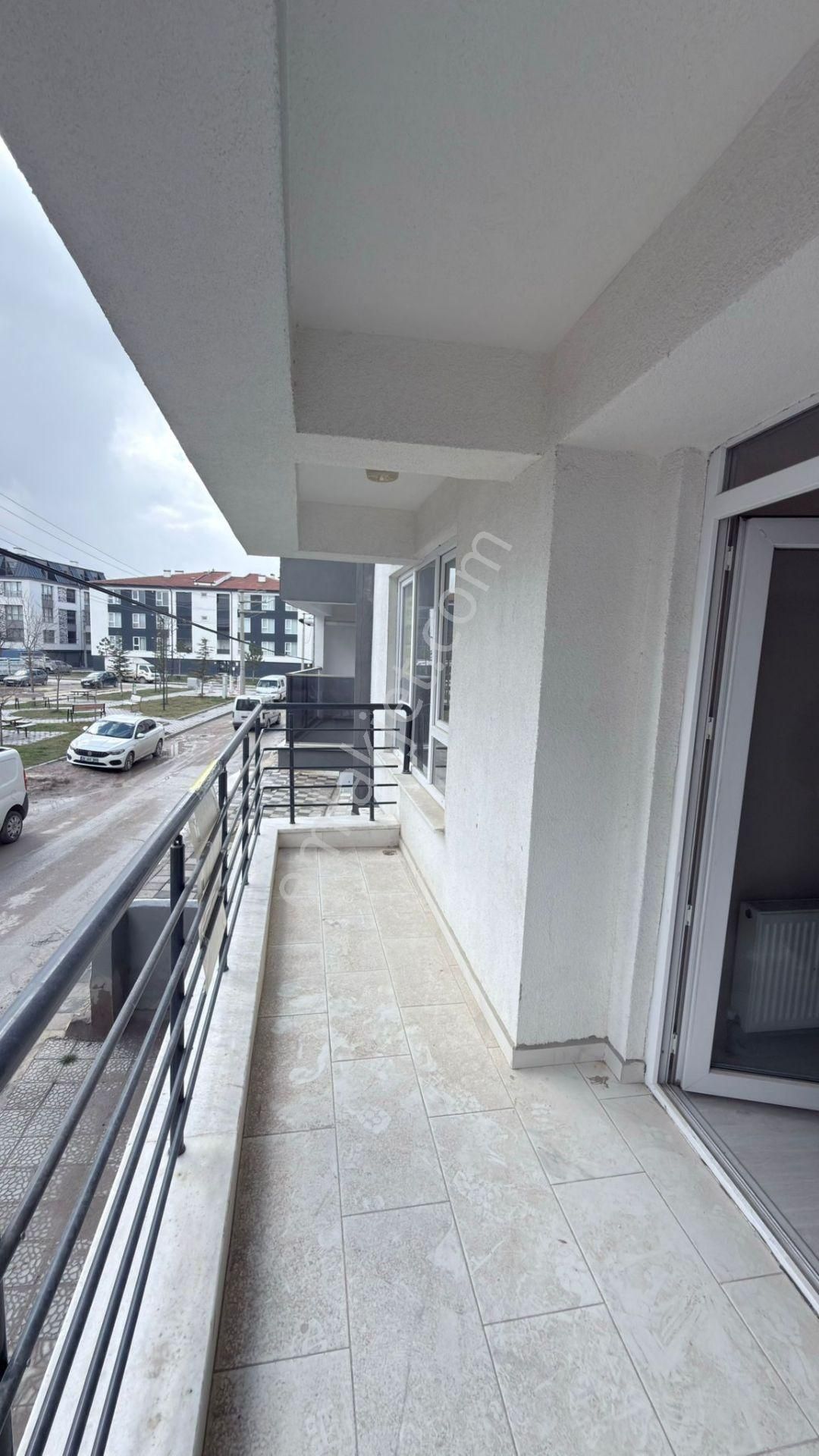 Recep Ümit'ten Şarhöyük Mahallesinde Kiralık 3+1 Ferah Geniş Daire - Görsel 9