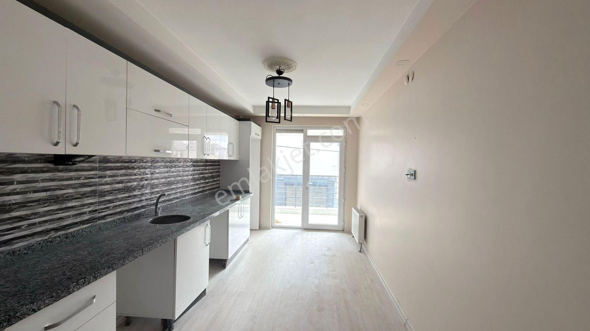 Recep Ümit'ten Şarhöyük Mahallesinde Kiralık 3+1 Ferah Geniş Daire - Görsel 7