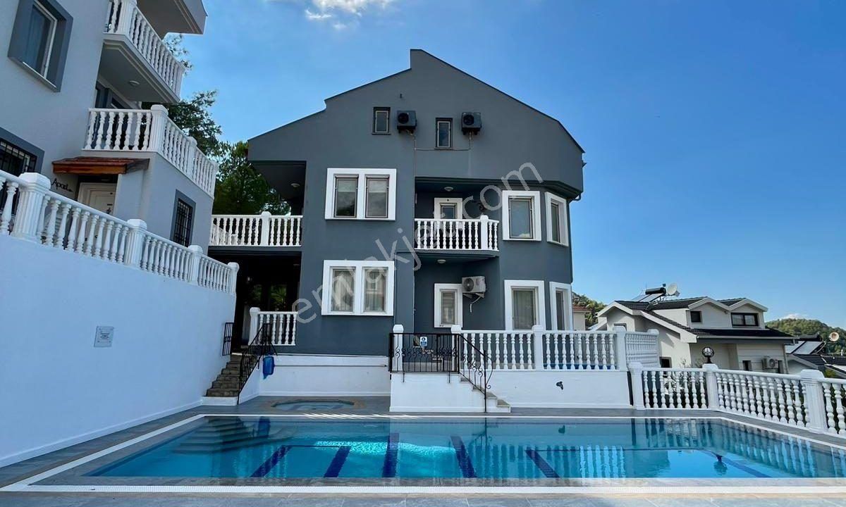 Acill! Hisarönü Merkezde Satılık 4+1 Fırsat Daire