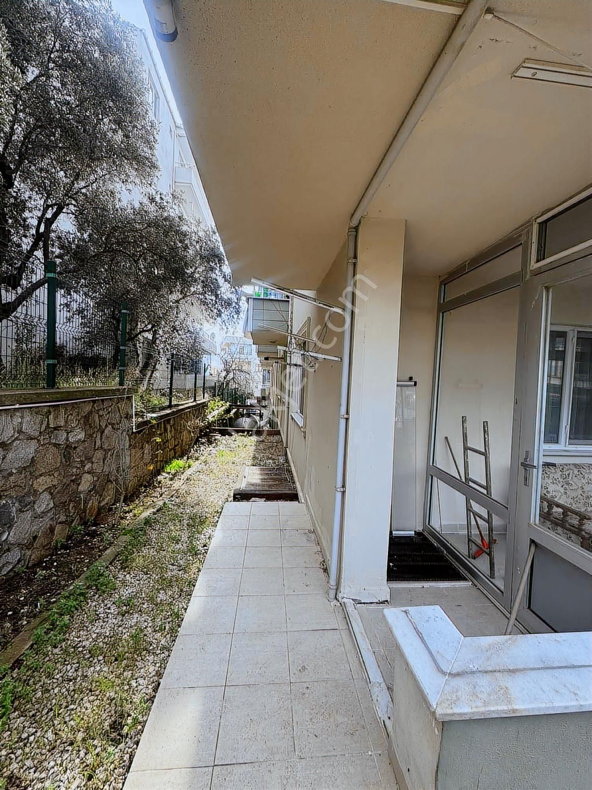 İskele Merkez Yalı Üstü Mevkii Eşyalı Satılık Daire - Görsel 8