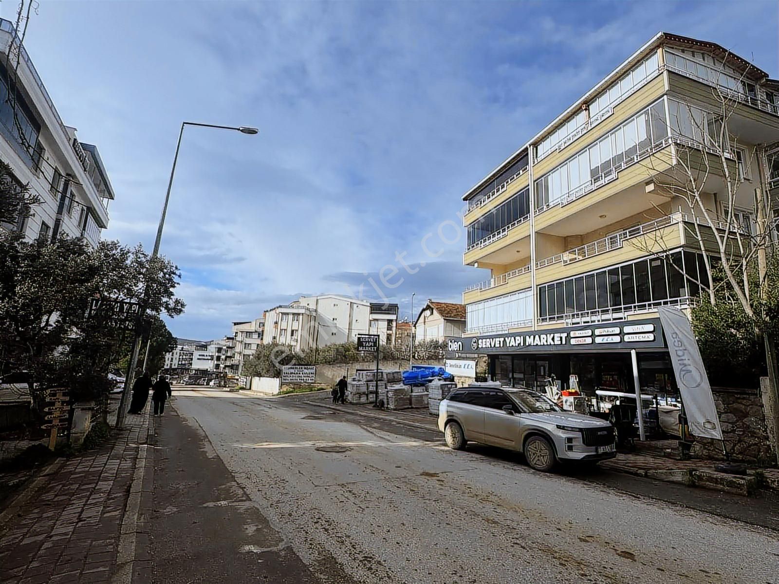 İskele Merkez Yalı Üstü Mevkii Eşyalı Satılık Daire - Görsel 2